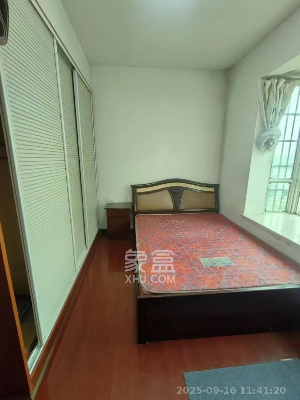 麓谷加州阳光 3室2厅2卫 2600.0元/月 麓谷加州阳光 3室2厅2卫 2600.0元/月室内图