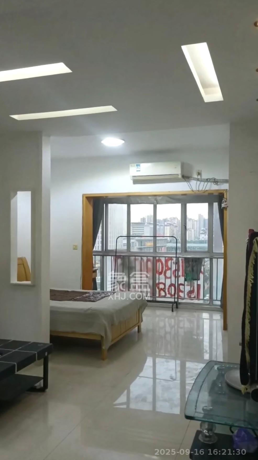 左岸右岸  1室1厅1卫    1500.0元/月室内图