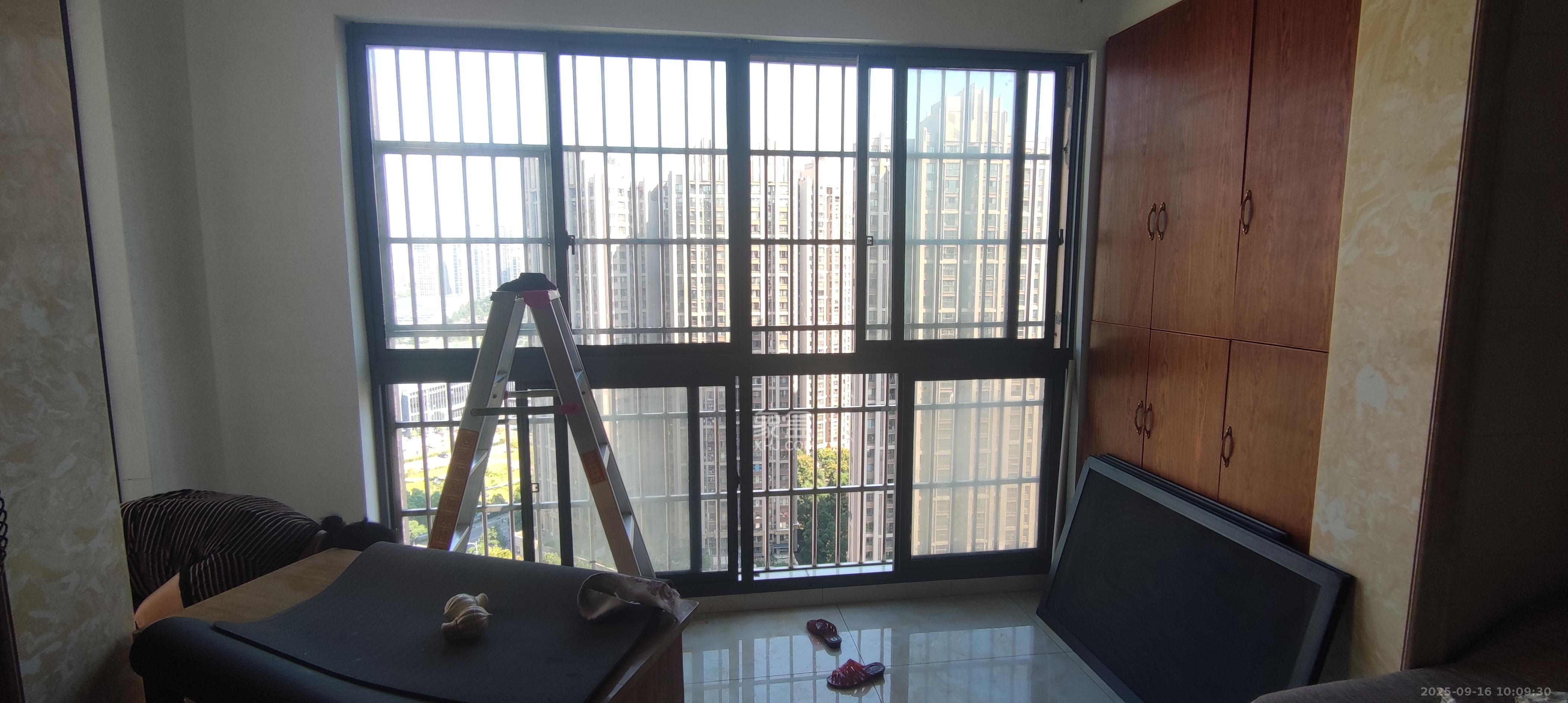 嘉顺苑 3室2厅1卫 2700.0元/月 嘉顺苑 3室2厅1卫 2700.0元/月室内图