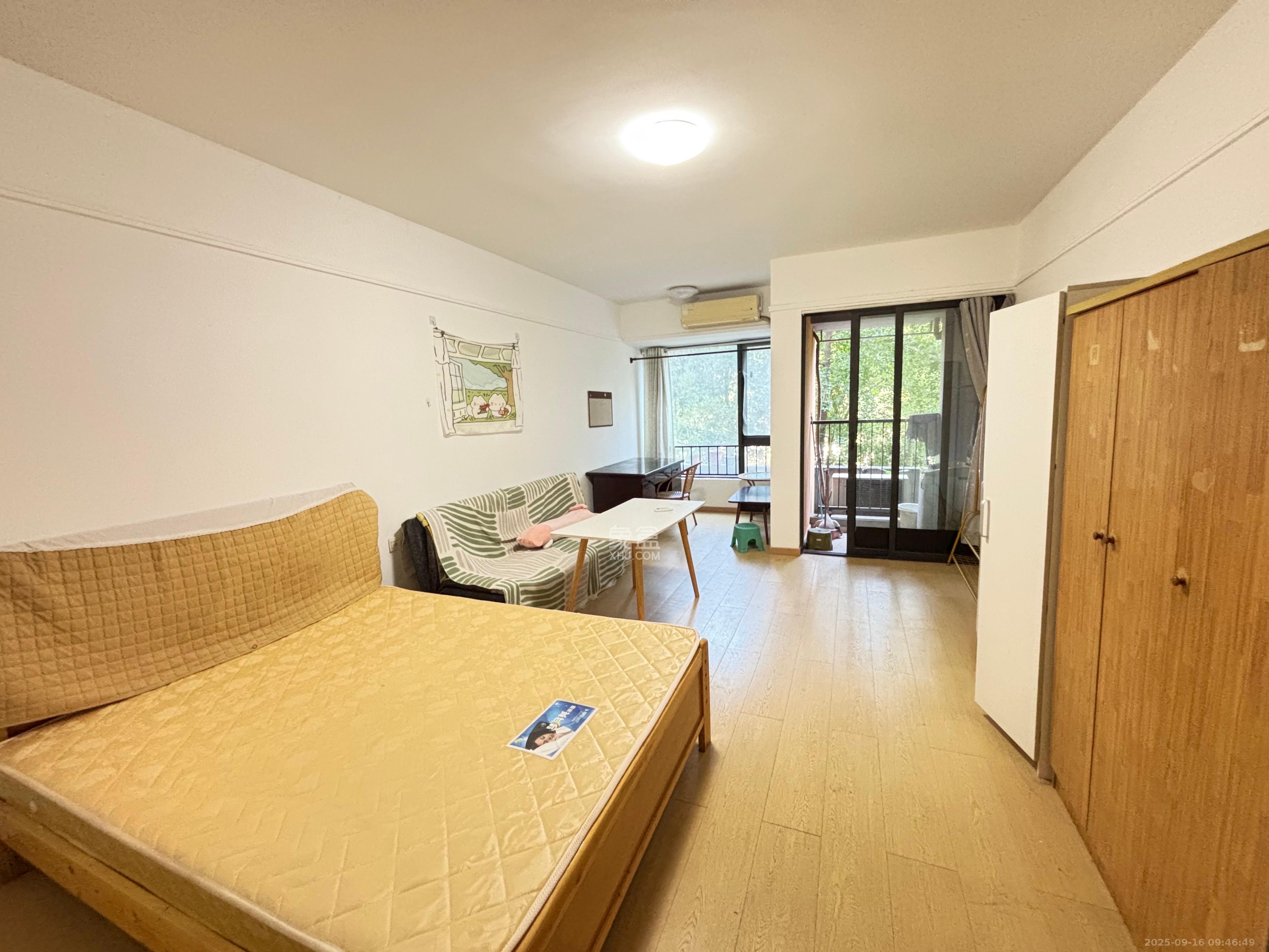 万科金色家园  1室1厅1卫    1300.0元/月 万科金色家园  1室1厅1卫    1300.0元/月