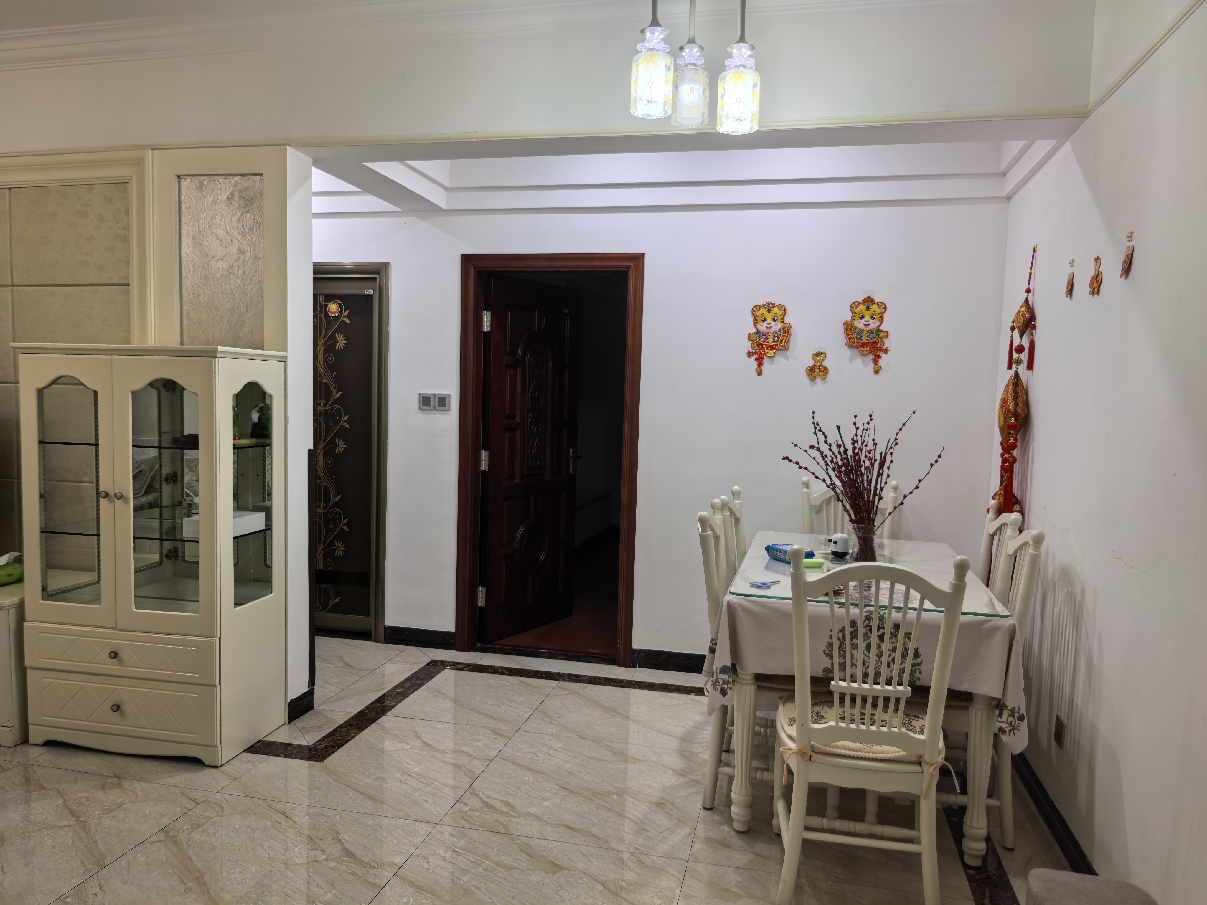 滨江海岸一期 3室2厅2卫 4100.0元/月 滨江海岸一期 3室2厅2卫 4100.0元/月室内图