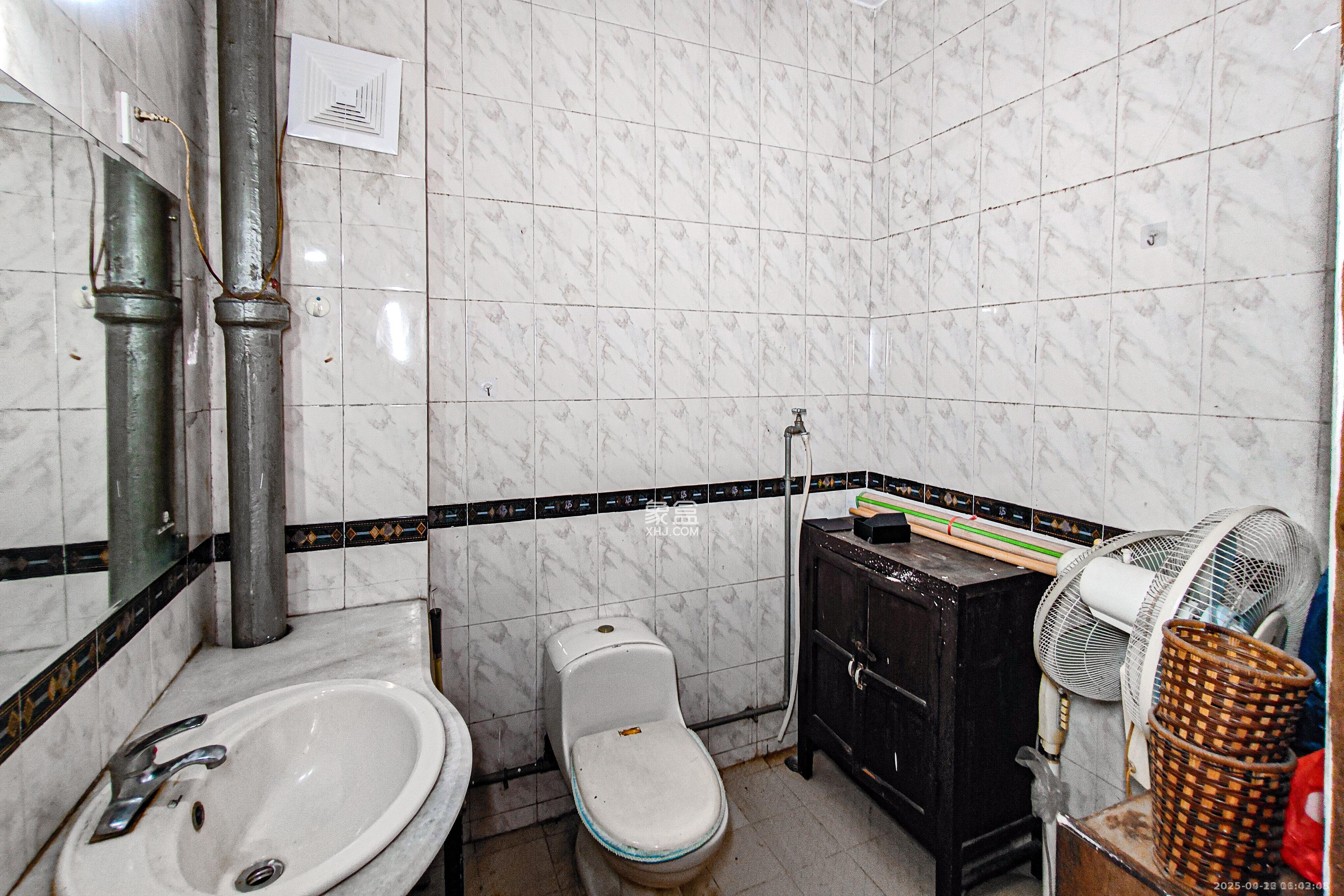 刑警之家 3室2厅2卫 1600.0元/月 刑警之家 3室2厅2卫 1600.0元/月室内图