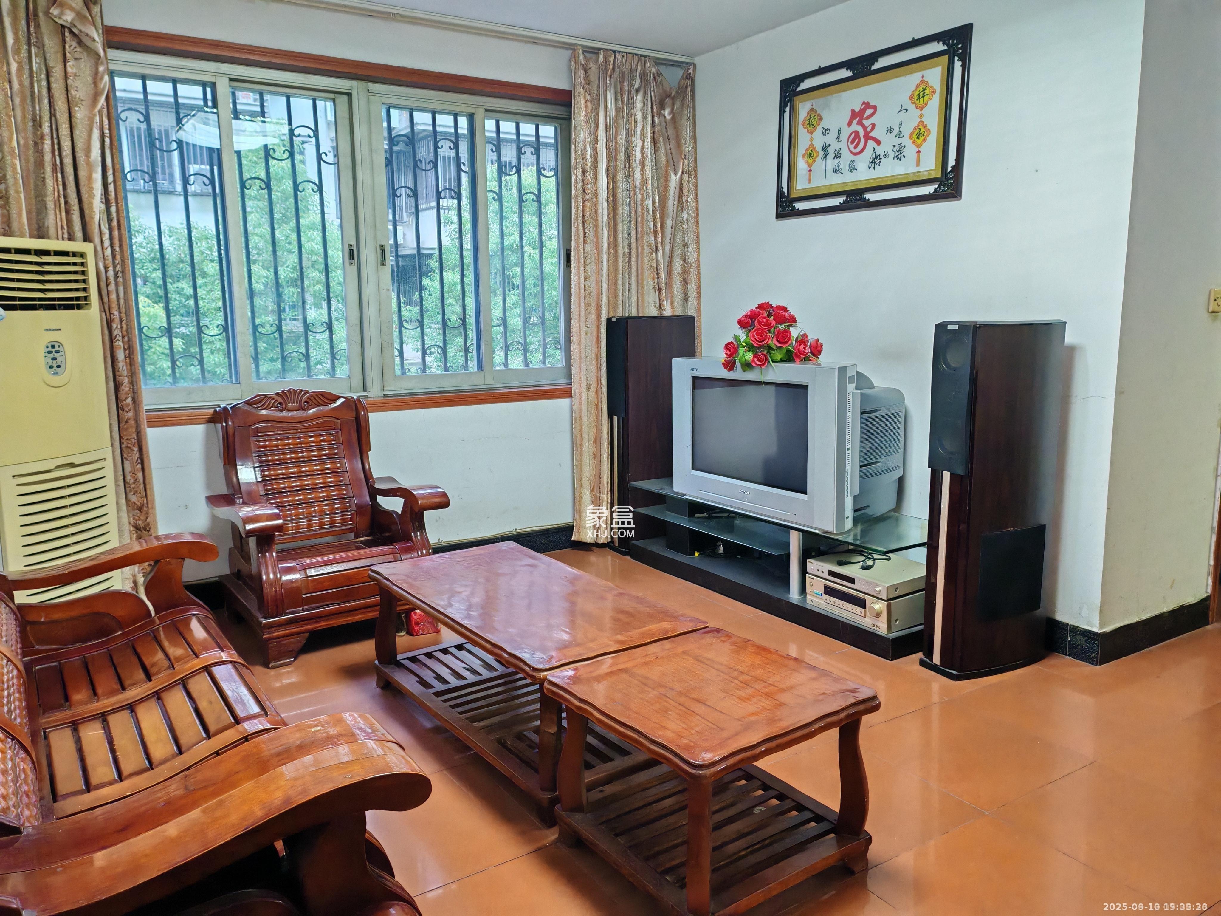 芙蓉区教师村 3室2厅1卫 1800.0元/月 芙蓉区教师村 3室2厅1卫 1800.0元/月室内图