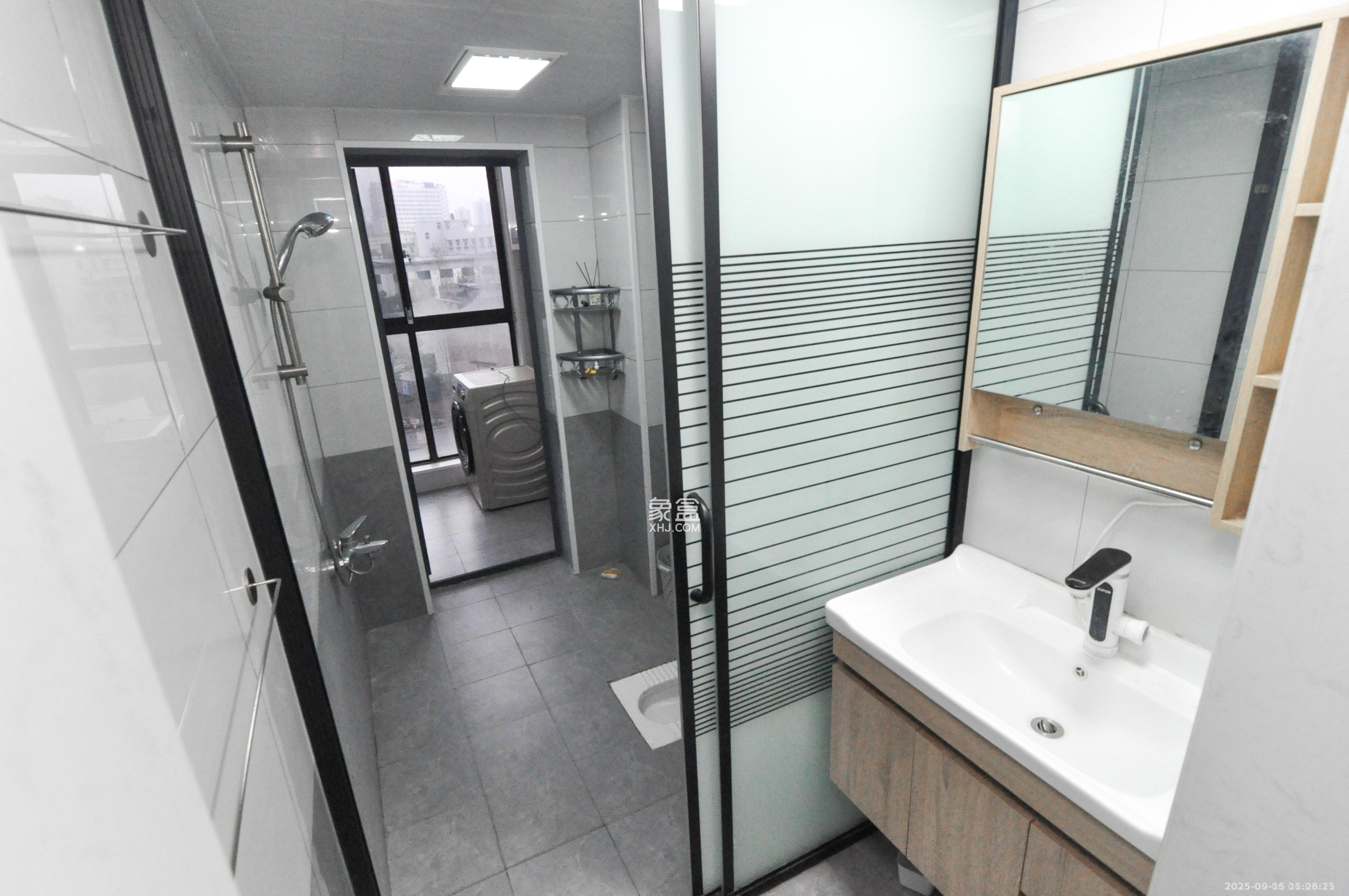 振业城三期  4室2厅2卫    3500.0元/月室内图