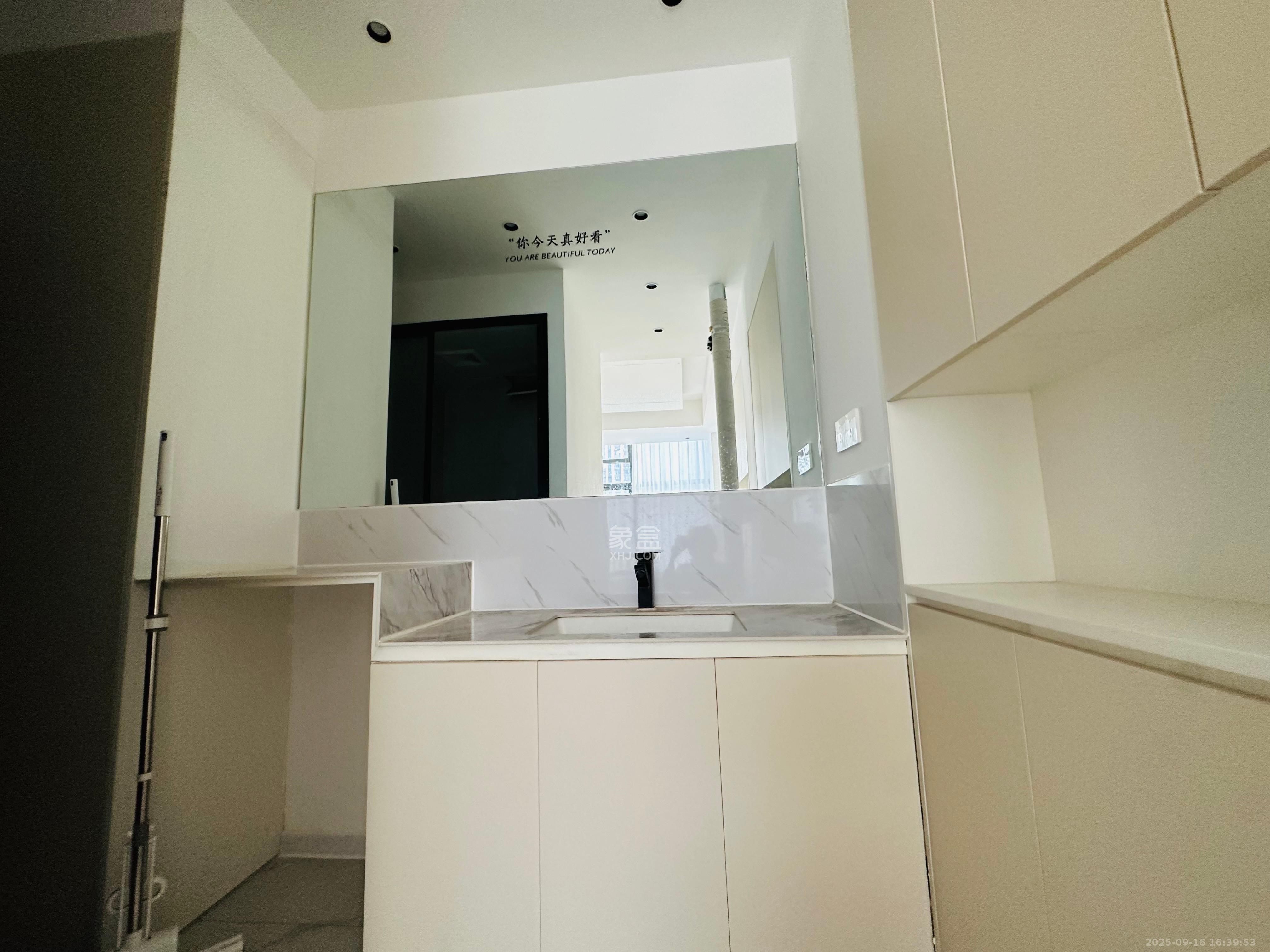 龙湖铂金岛  1室1厅1卫    12000.0元/月 龙湖铂金岛  1室1厅1卫    12000.0元/月室内图