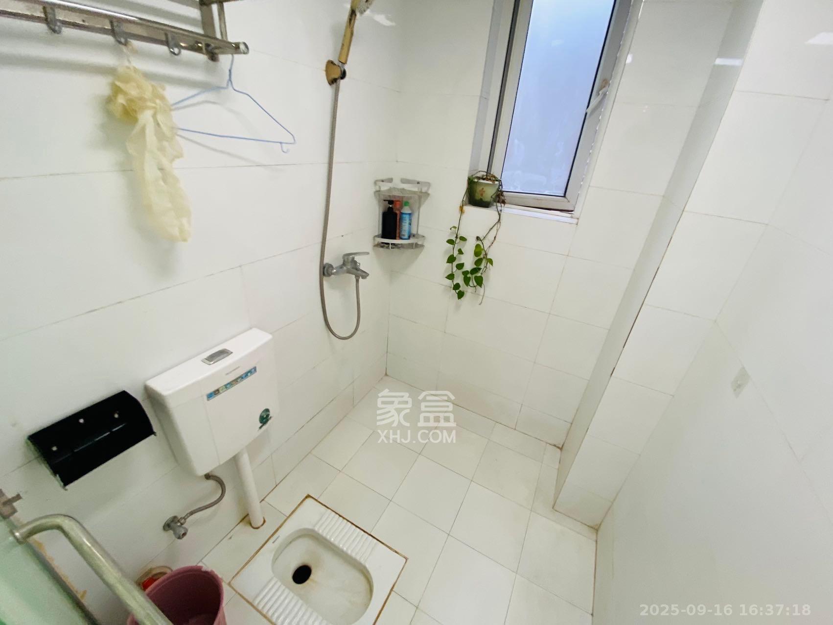 中房F联邦  4室2厅2卫    3200.0元/月室内图