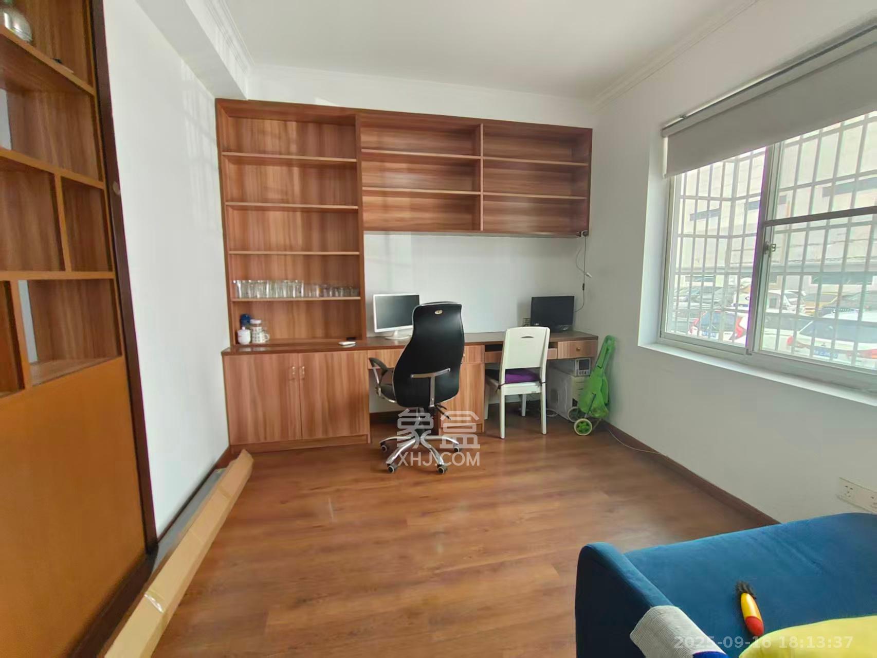 爱民路省工商局宿舍  3室2厅2卫    2400.0元/月室内图