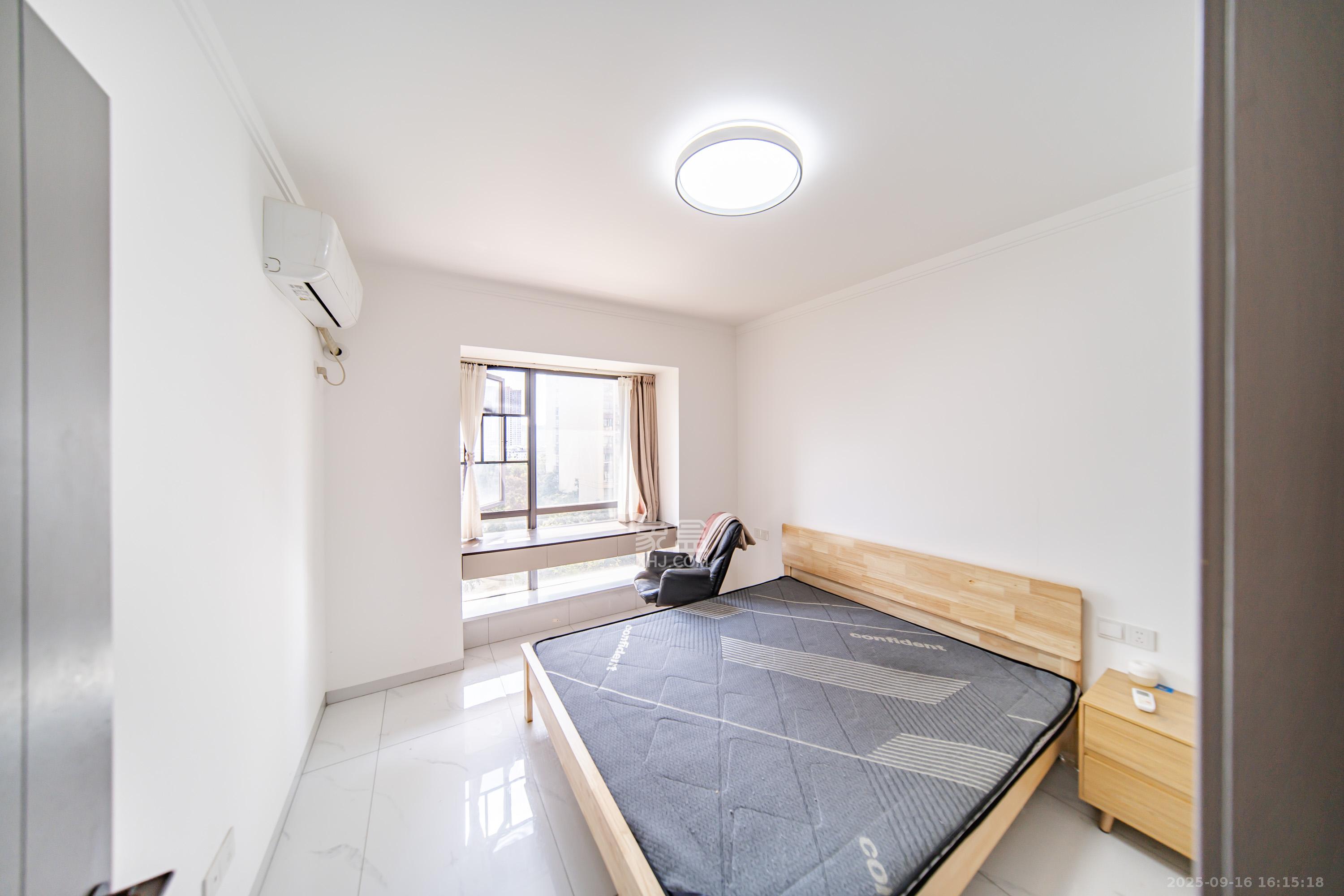 兰亭湾畔  3室2厅1卫    109.0万卧室