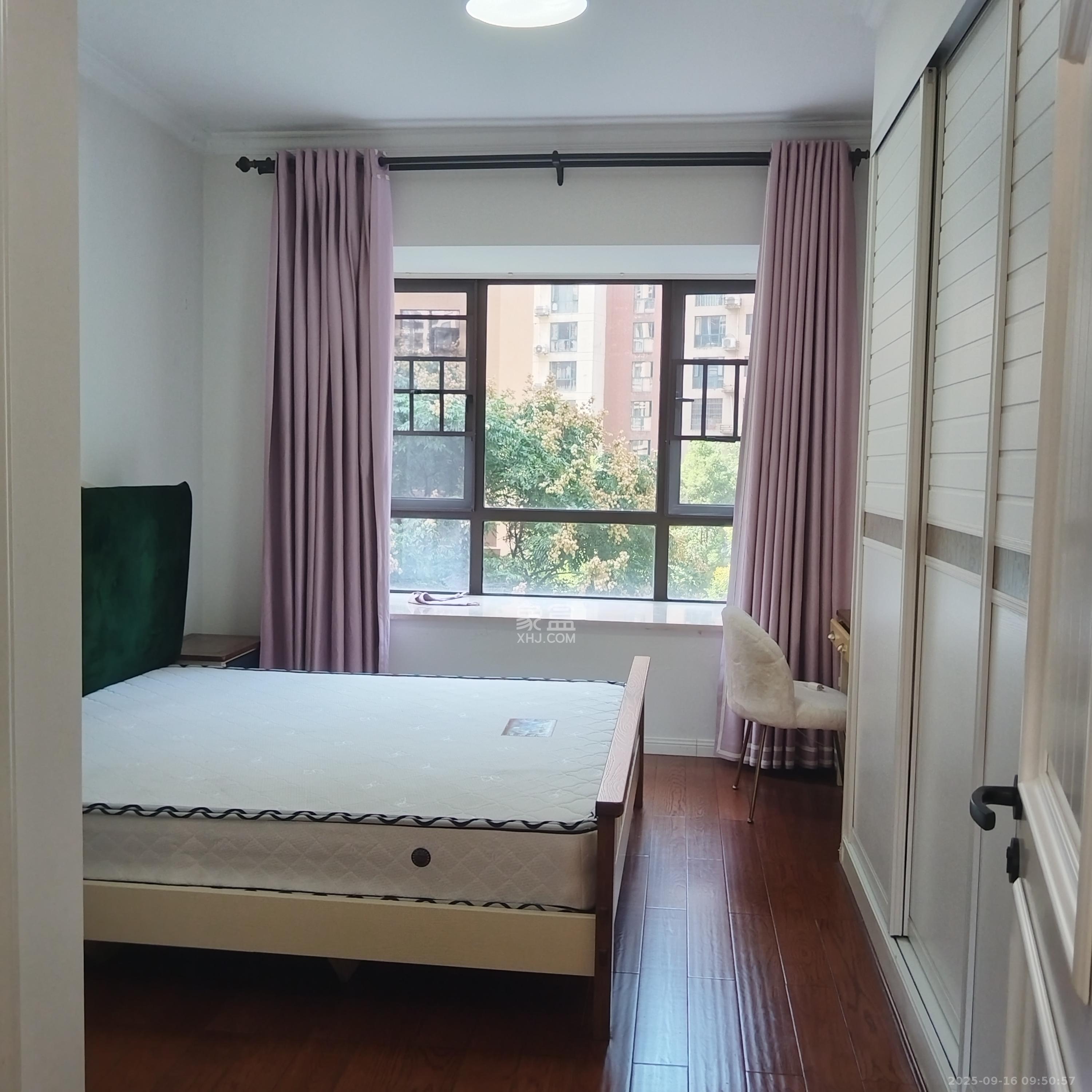 德润小区（丰升德润小区）  4室2厅2卫    4300.0元/月室内图