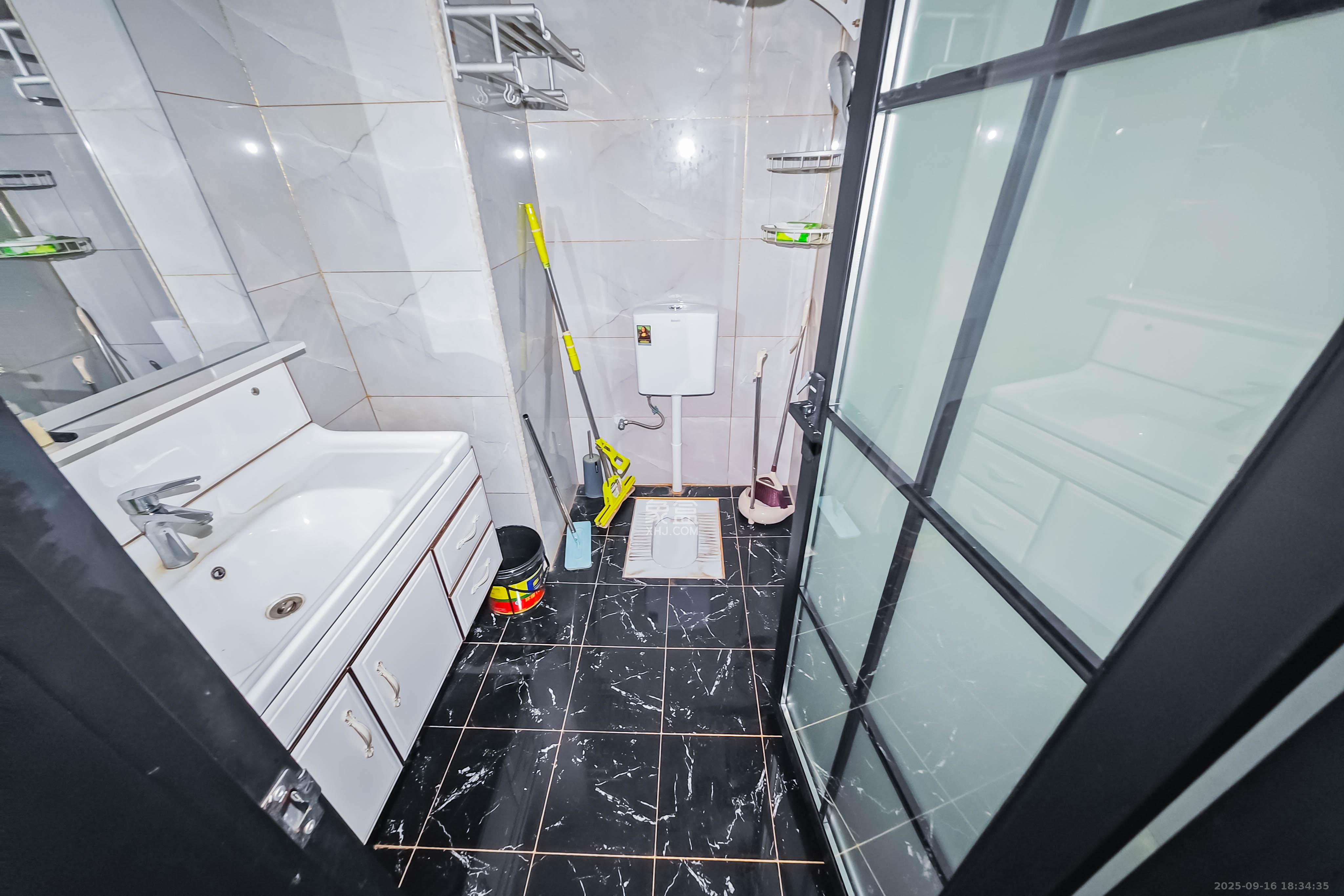 叠彩兰亭  2室2厅1卫    66.5万卫生间