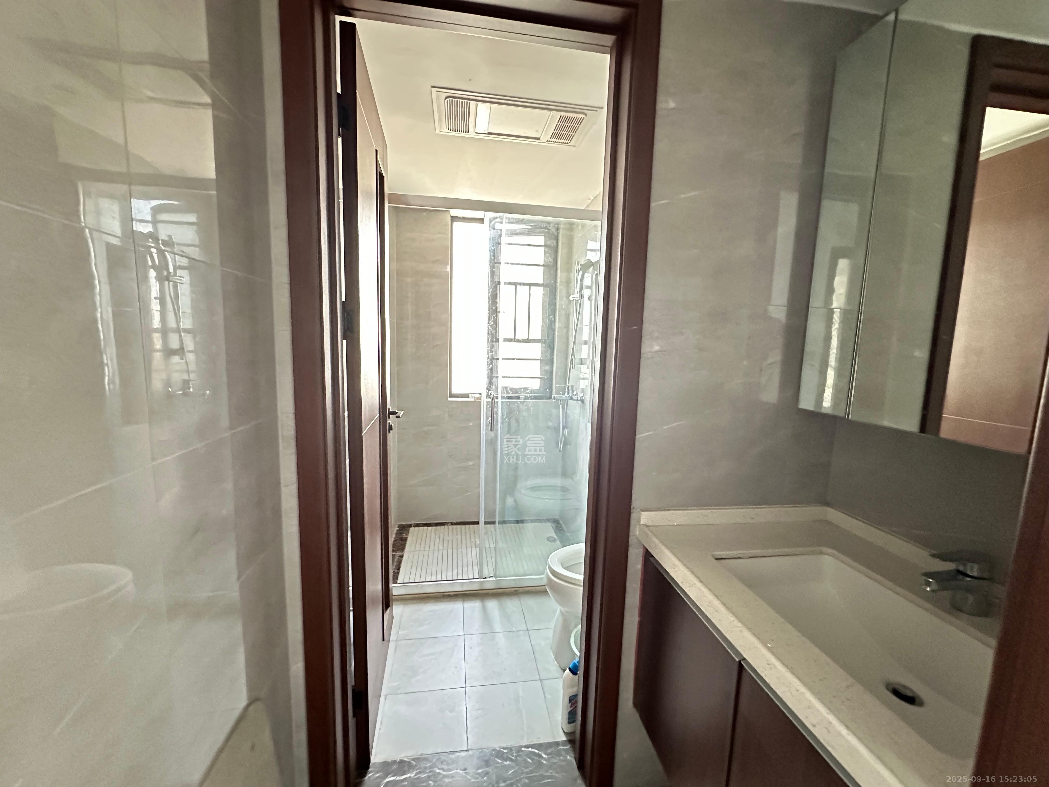 绿地长沙城际空间站（绿地新里佳苑）  4室2厅2卫    3900.0元/月室内图