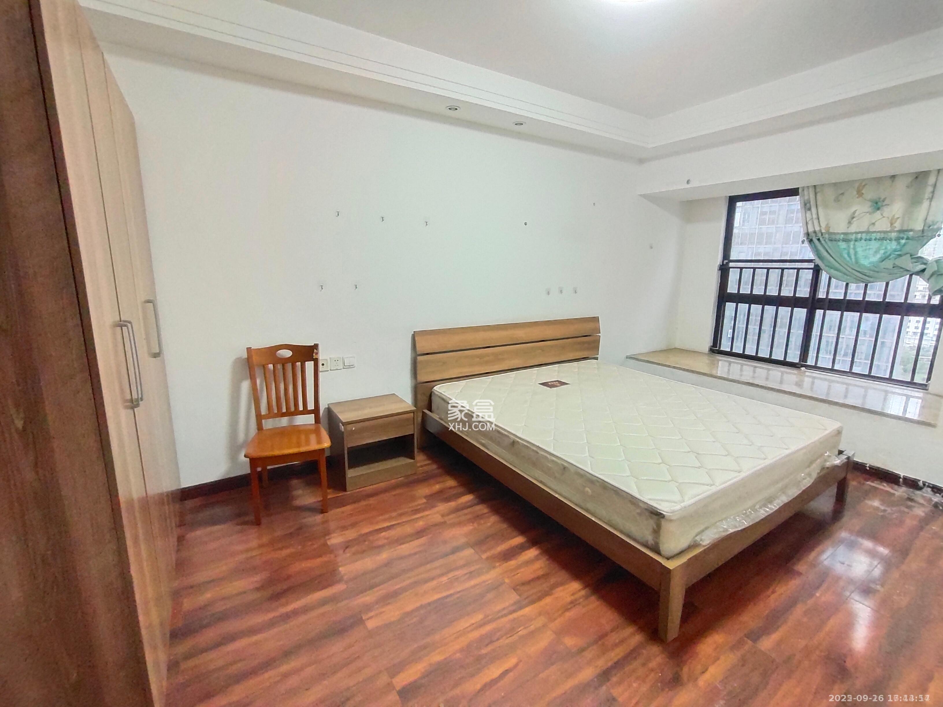 绿地中央广场 3室2厅1卫 2500.0元/月 绿地中央广场 3室2厅1卫 2500.0元/月室内图