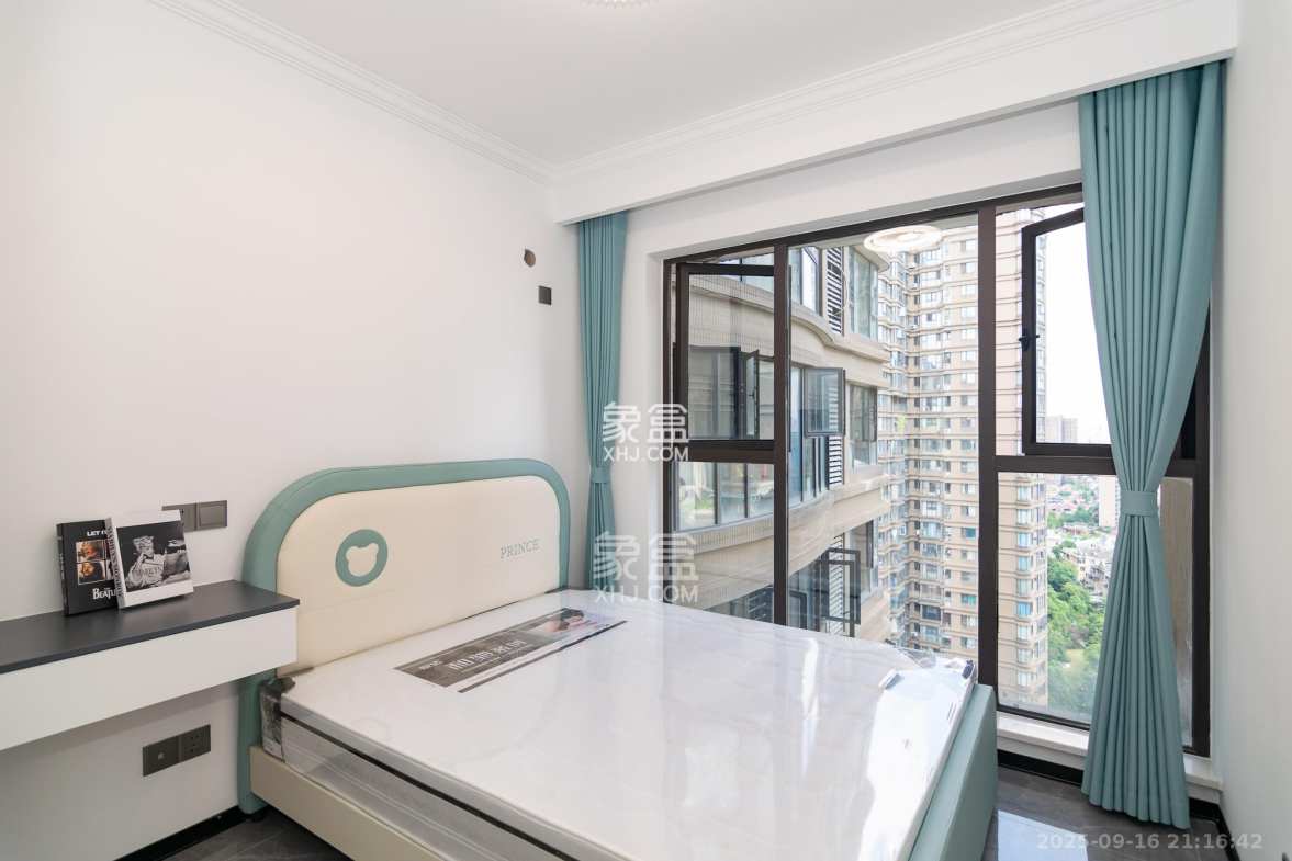 润和紫郡一期 3室2厅2卫 83.8万 润和紫郡一期 3室2厅2卫 83.8万卧室