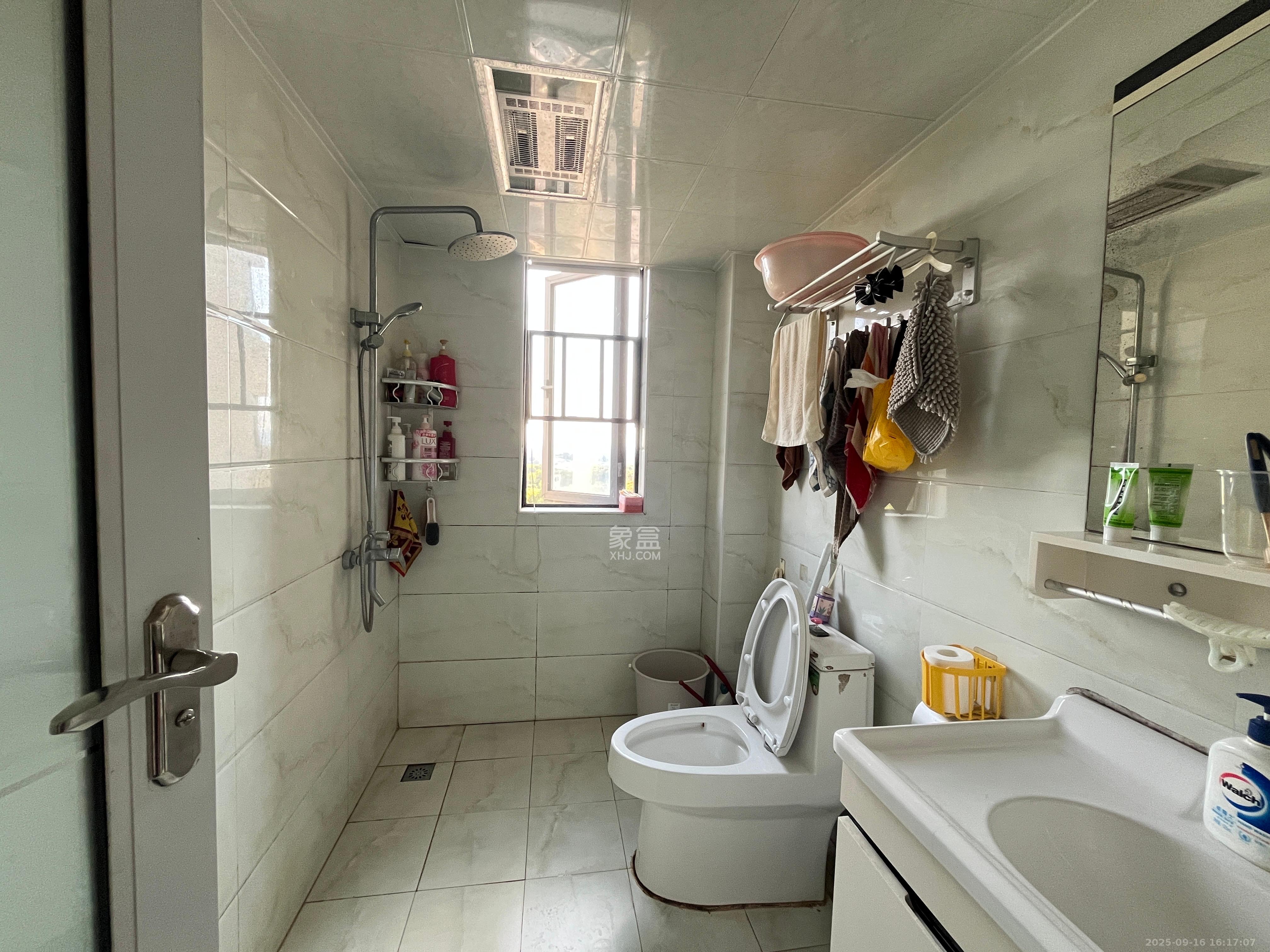 九峰远见  2室1厅1卫    2400.0元/月室内图