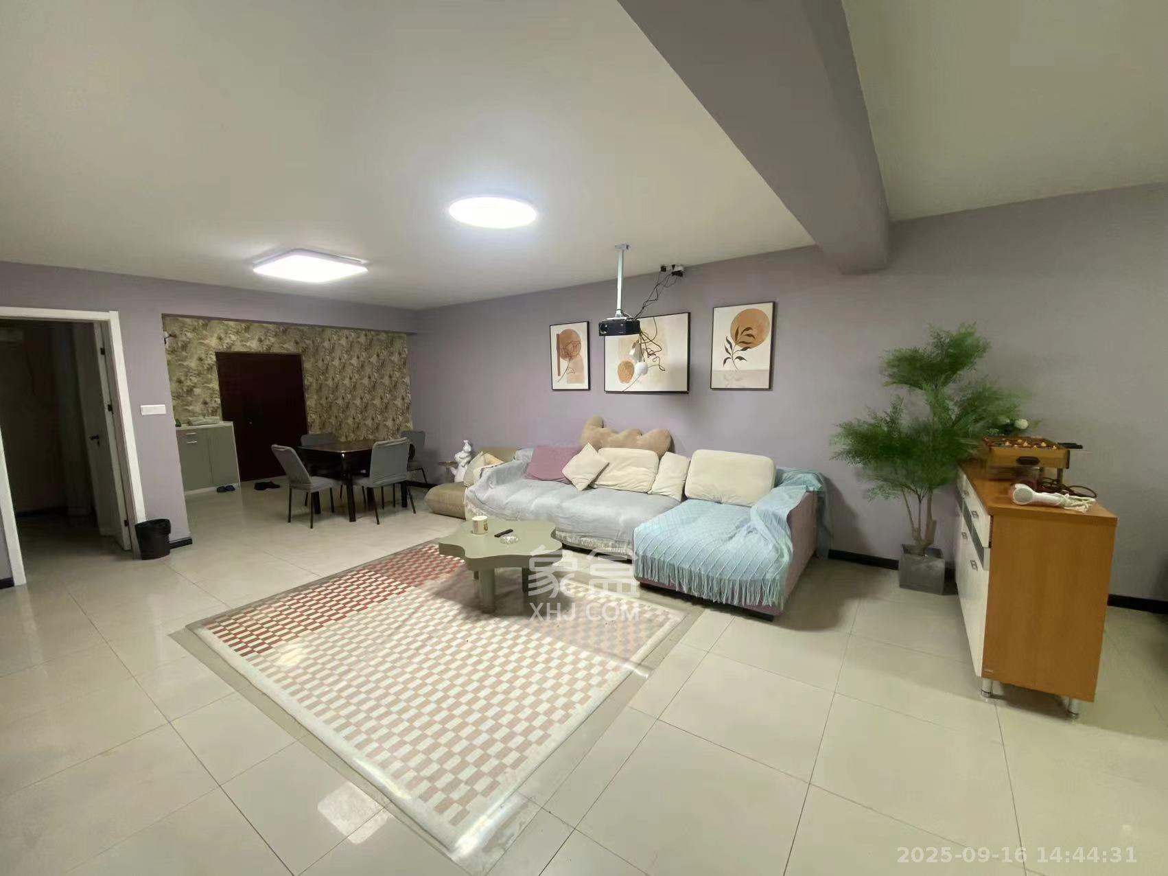 香格里嘉园  5室2厅2卫    4200.0元/月 香格里嘉园  5室2厅2卫    4200.0元/月室内图