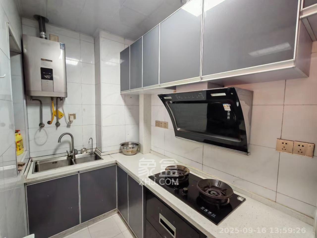 中交中央公园D4区  3室1厅1卫    2600.0元/月室内图