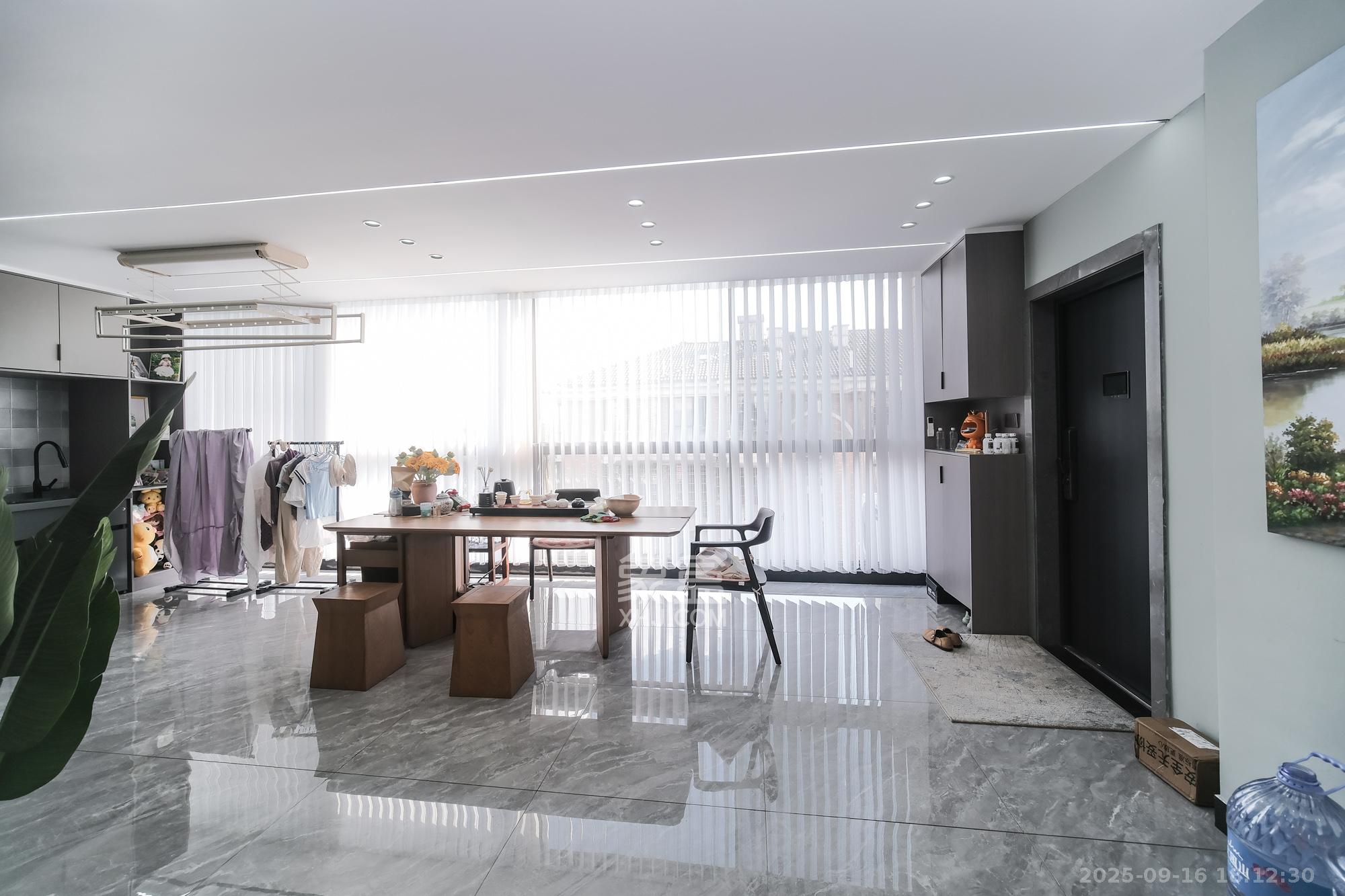 湘龙家园  4室2厅2卫    228.0万 湘龙家园  4室2厅2卫    228.0万阳台