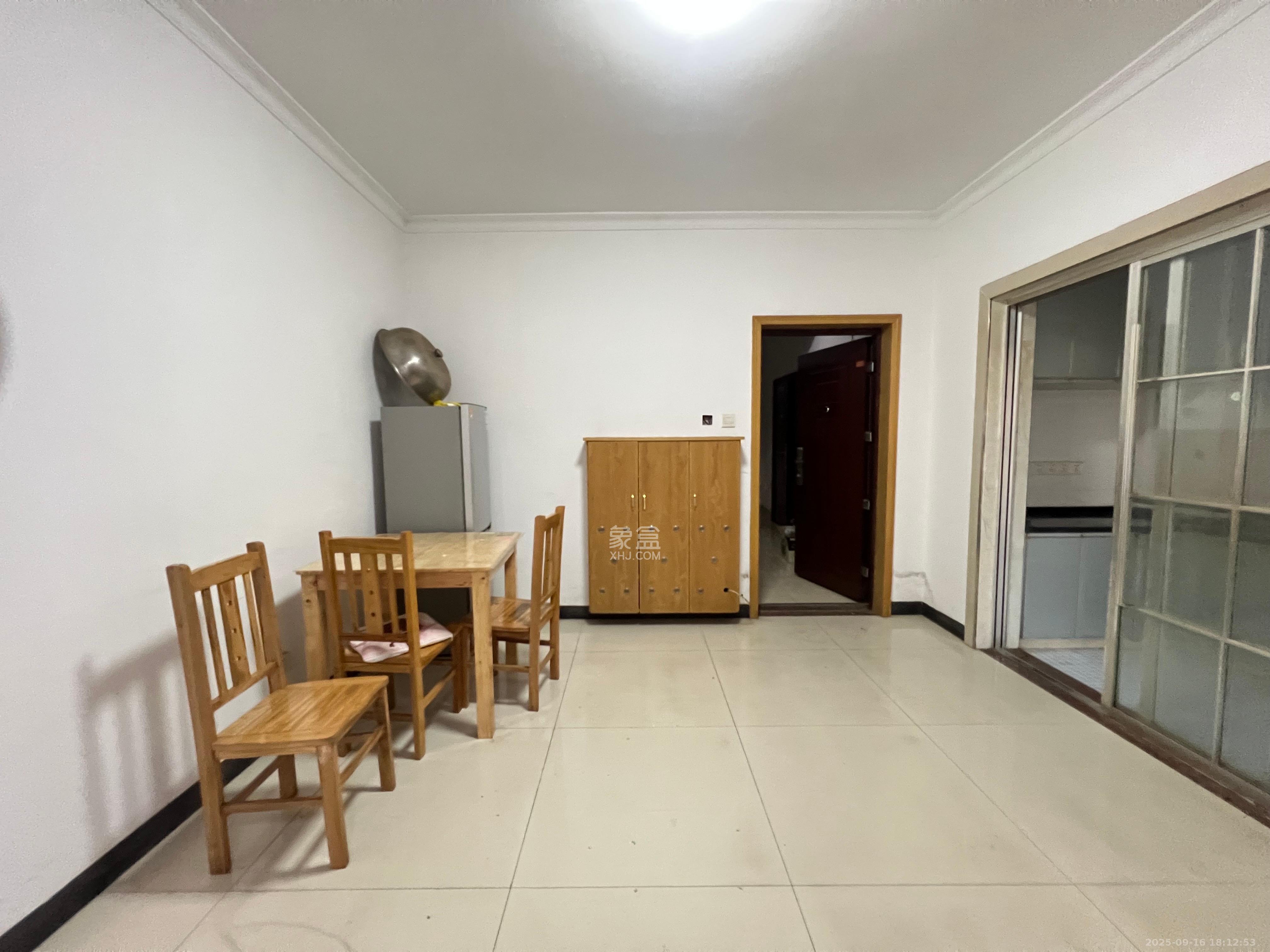 岳华嘉园 2室2厅1卫 1700.0元/月 岳华嘉园 2室2厅1卫 1700.0元/月室内图