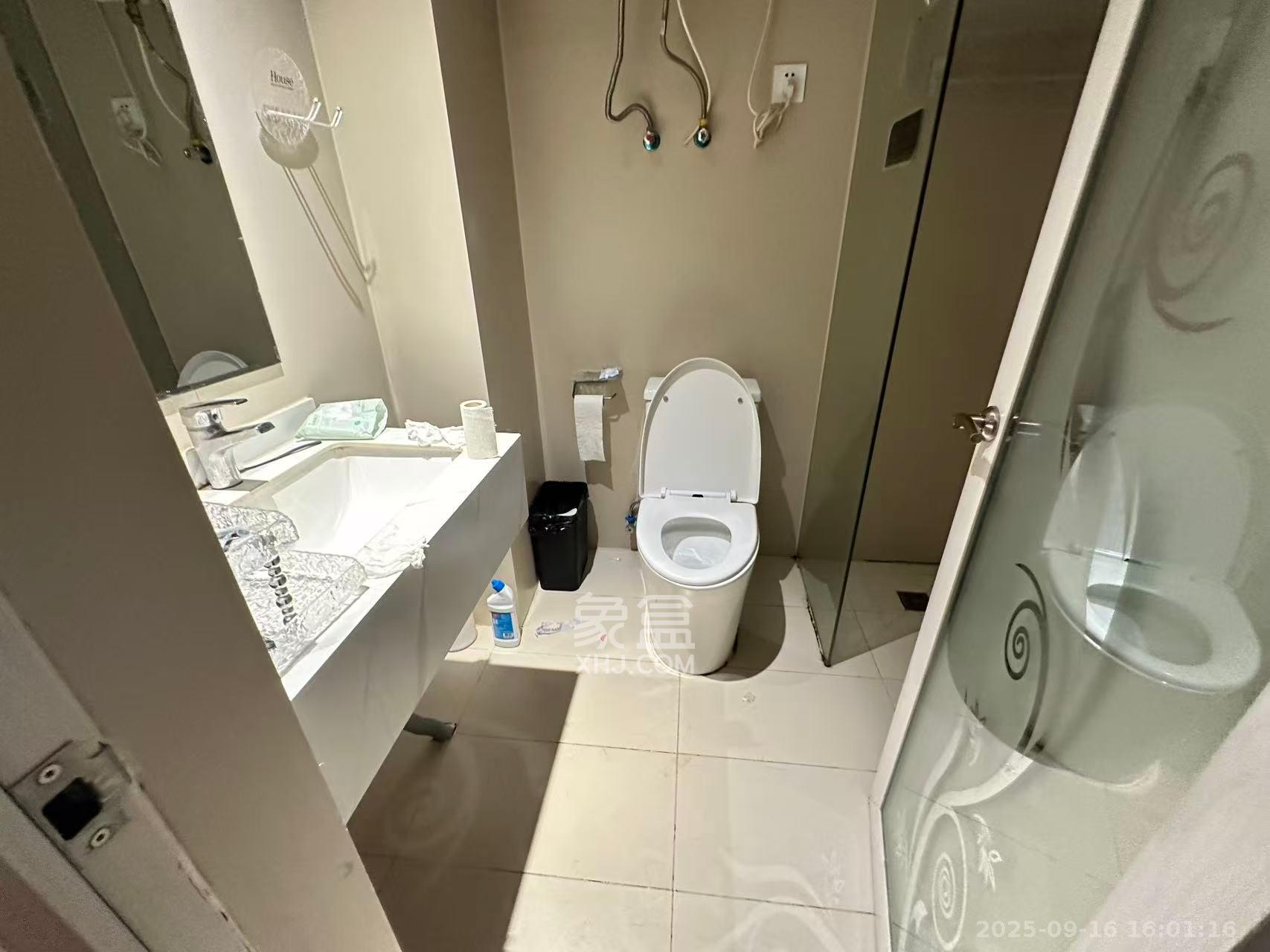 保利国际广场 1室1厅1卫 2000.0元/月 保利国际广场 1室1厅1卫 2000.0元/月室内图