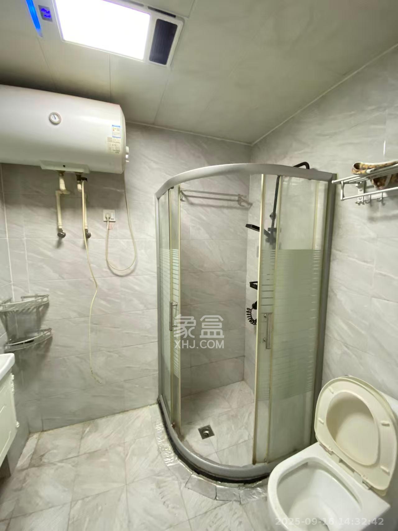 长房天翼未来城  1室1厅1卫    1500.0元/月室内图