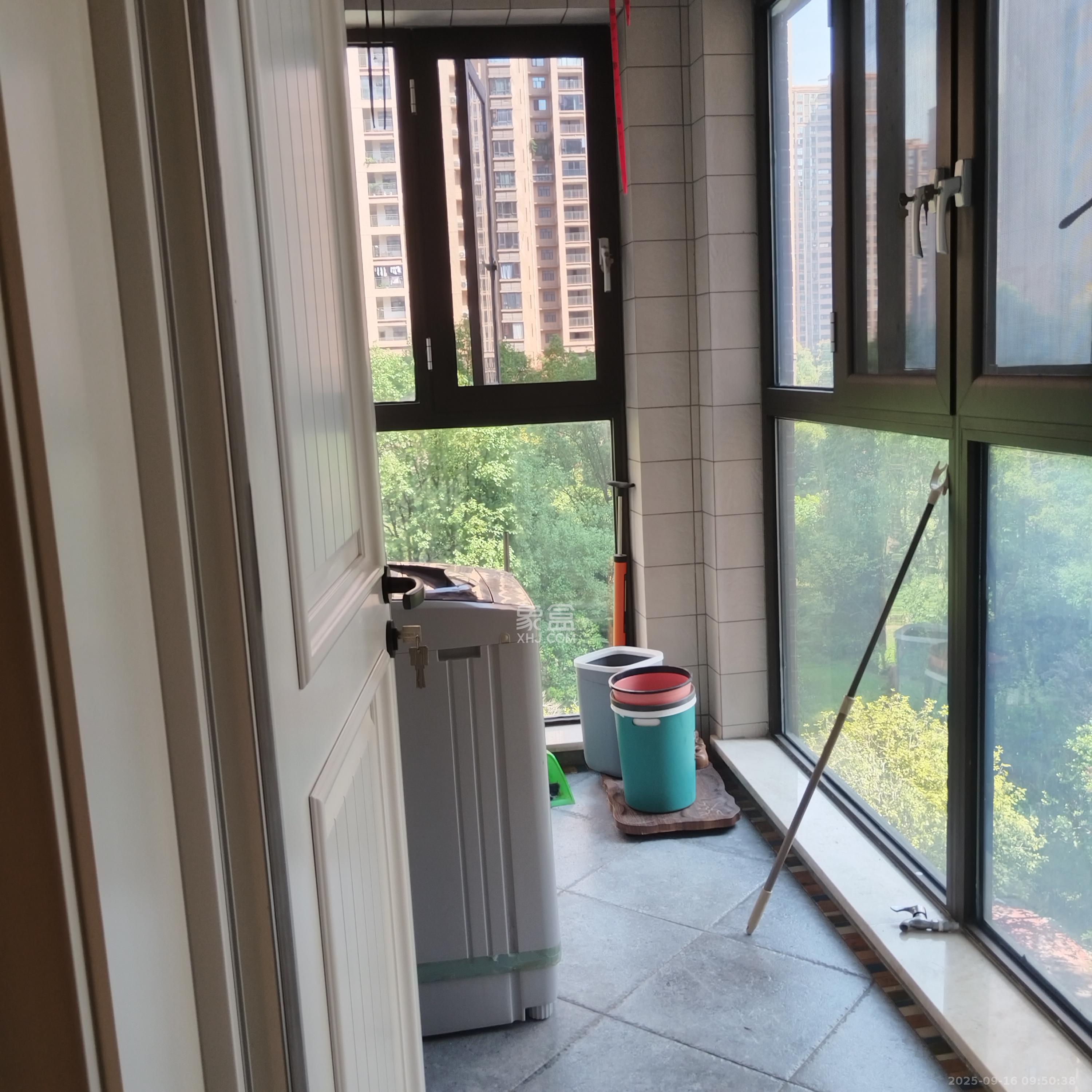 德润小区（丰升德润小区）  4室2厅2卫    4300.0元/月室内图