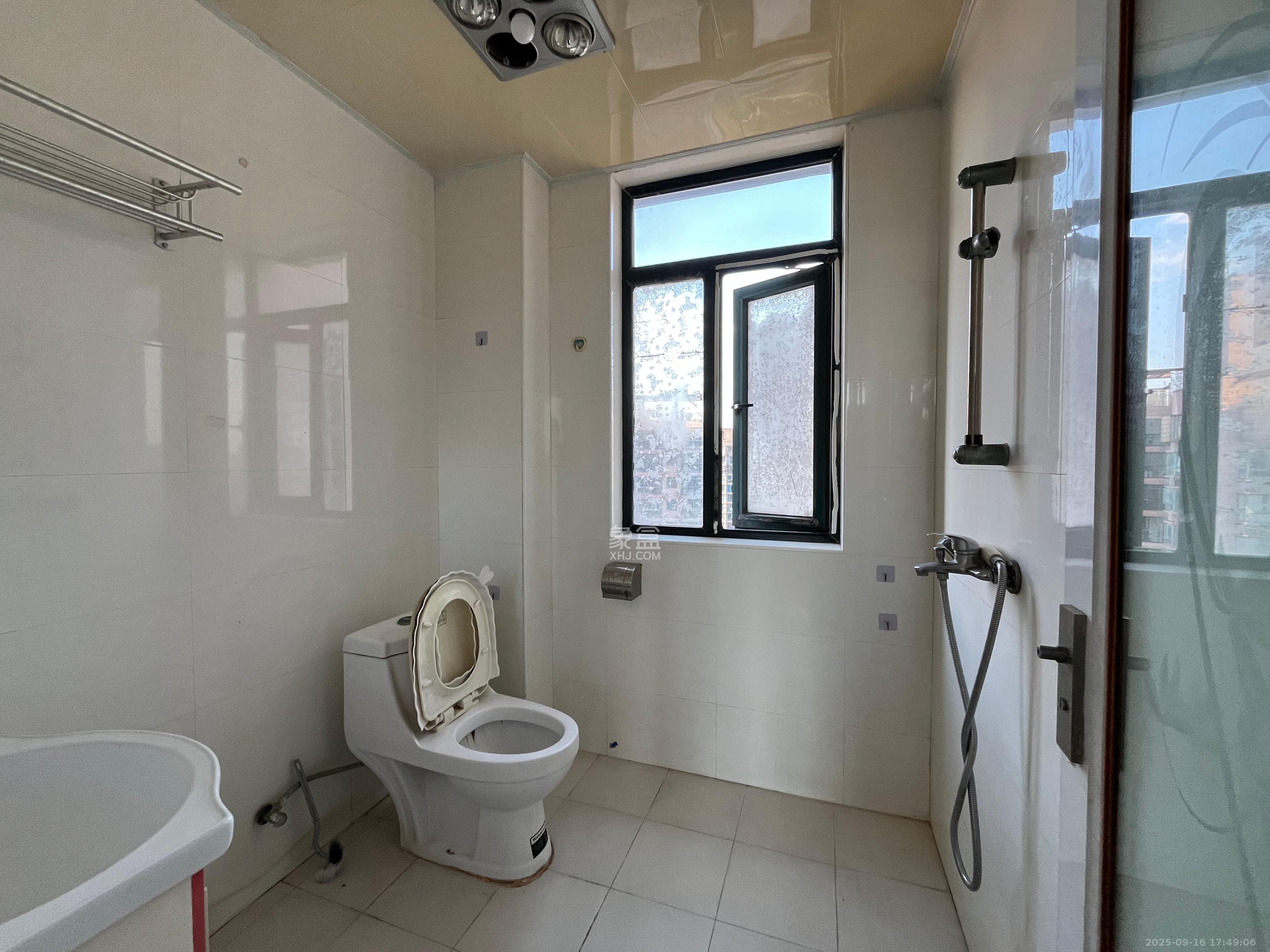 先锋东外滩 3室2厅2卫 2800.0元/月 先锋东外滩 3室2厅2卫 2800.0元/月小区图