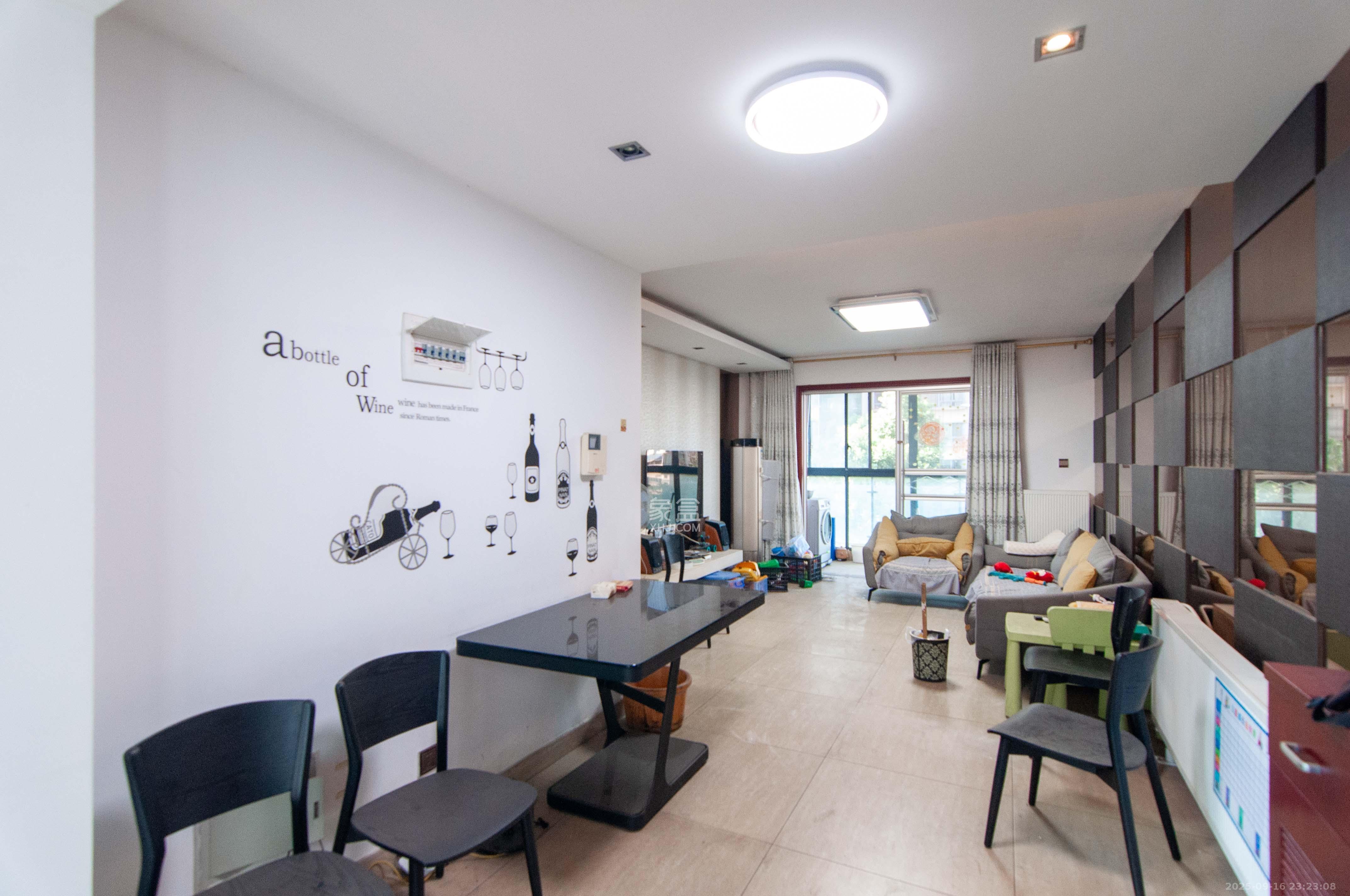 高鑫麓城 3室2厅2卫 139.0万 高鑫麓城 3室2厅2卫 139.0万客厅