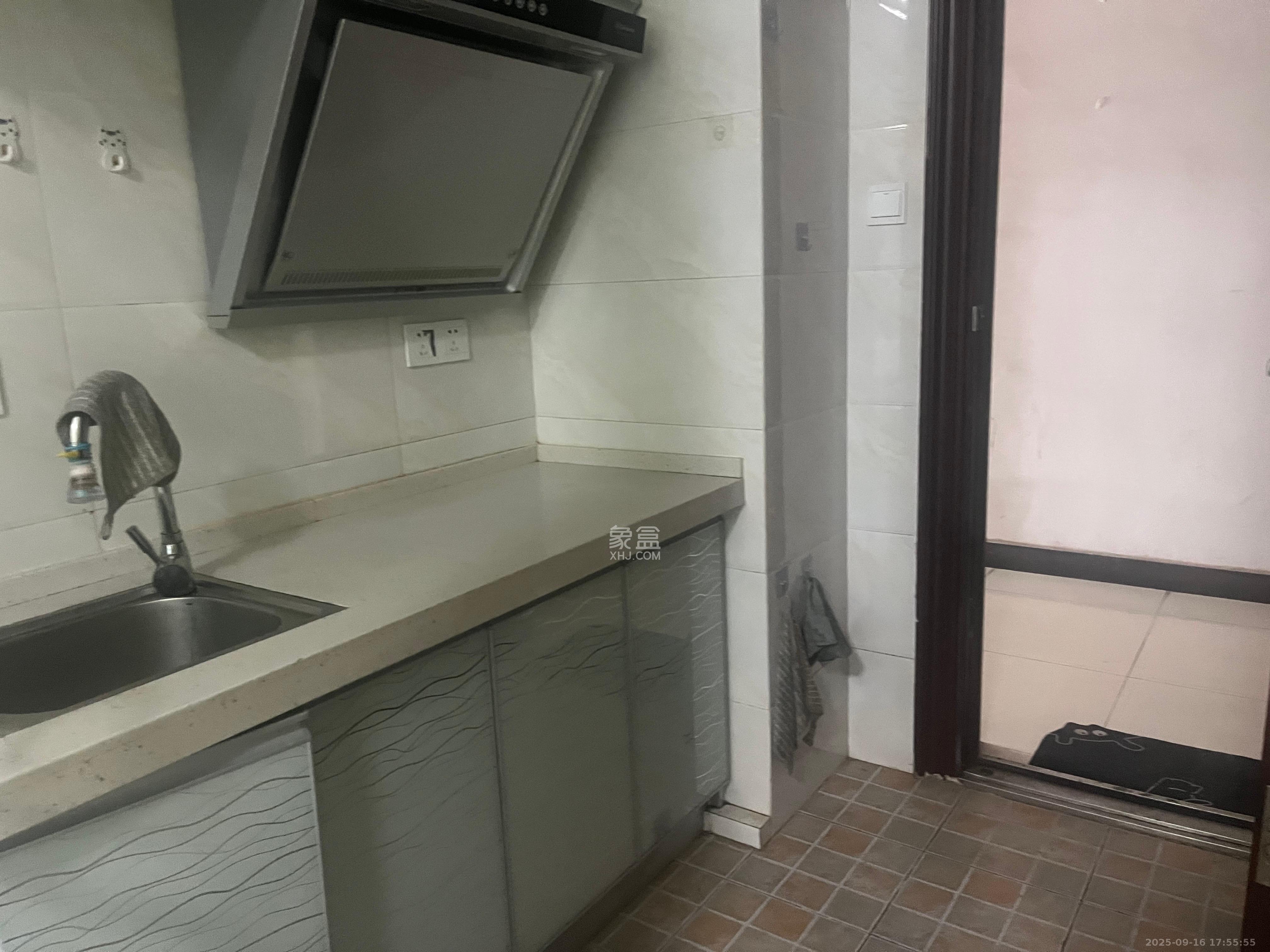 星城荣域 1室1厅1卫 1200.0元/月 星城荣域 1室1厅1卫 1200.0元/月室内图