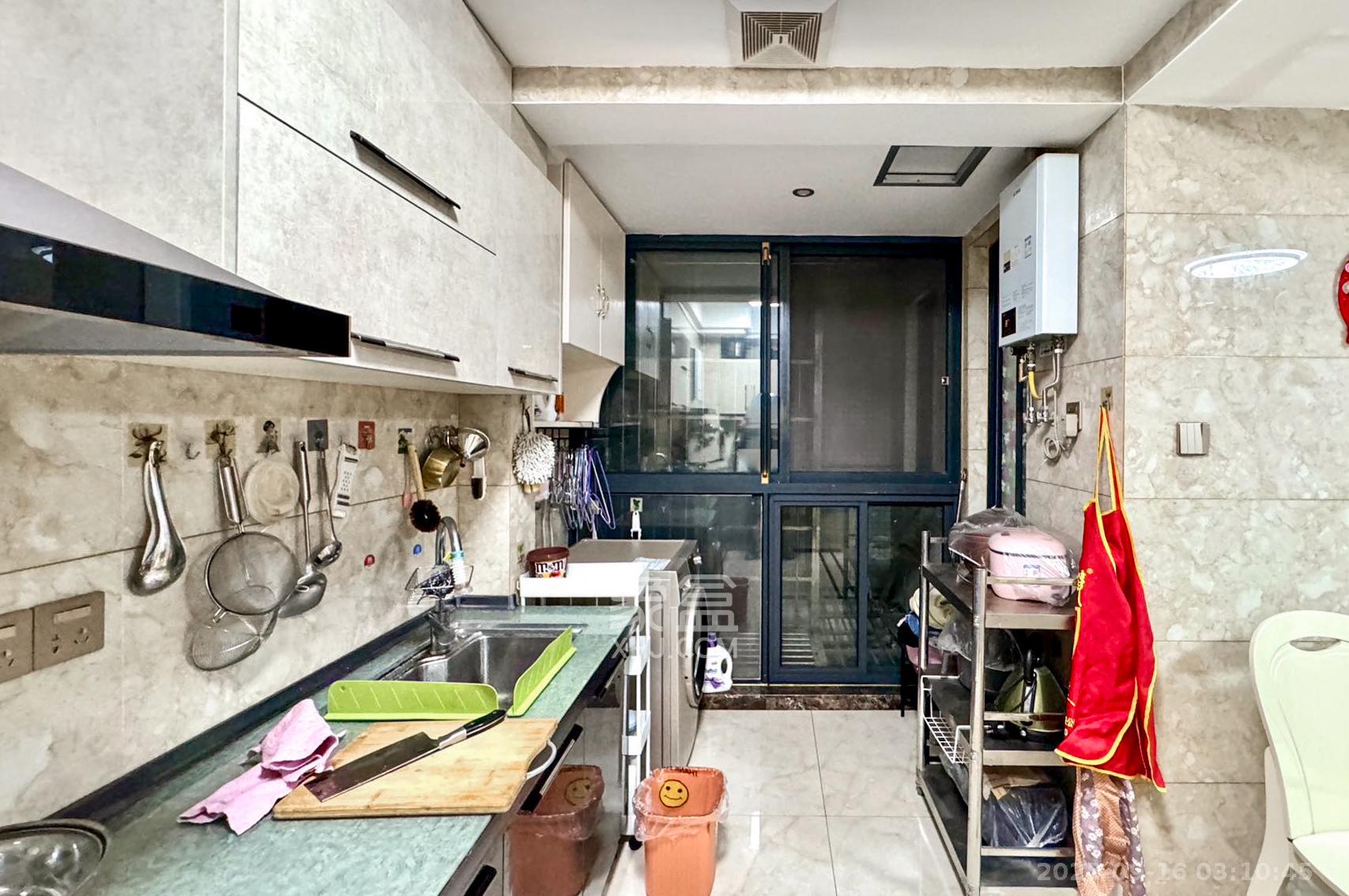 海林馨香雅苑  3室2厅2卫    103.8万厨房