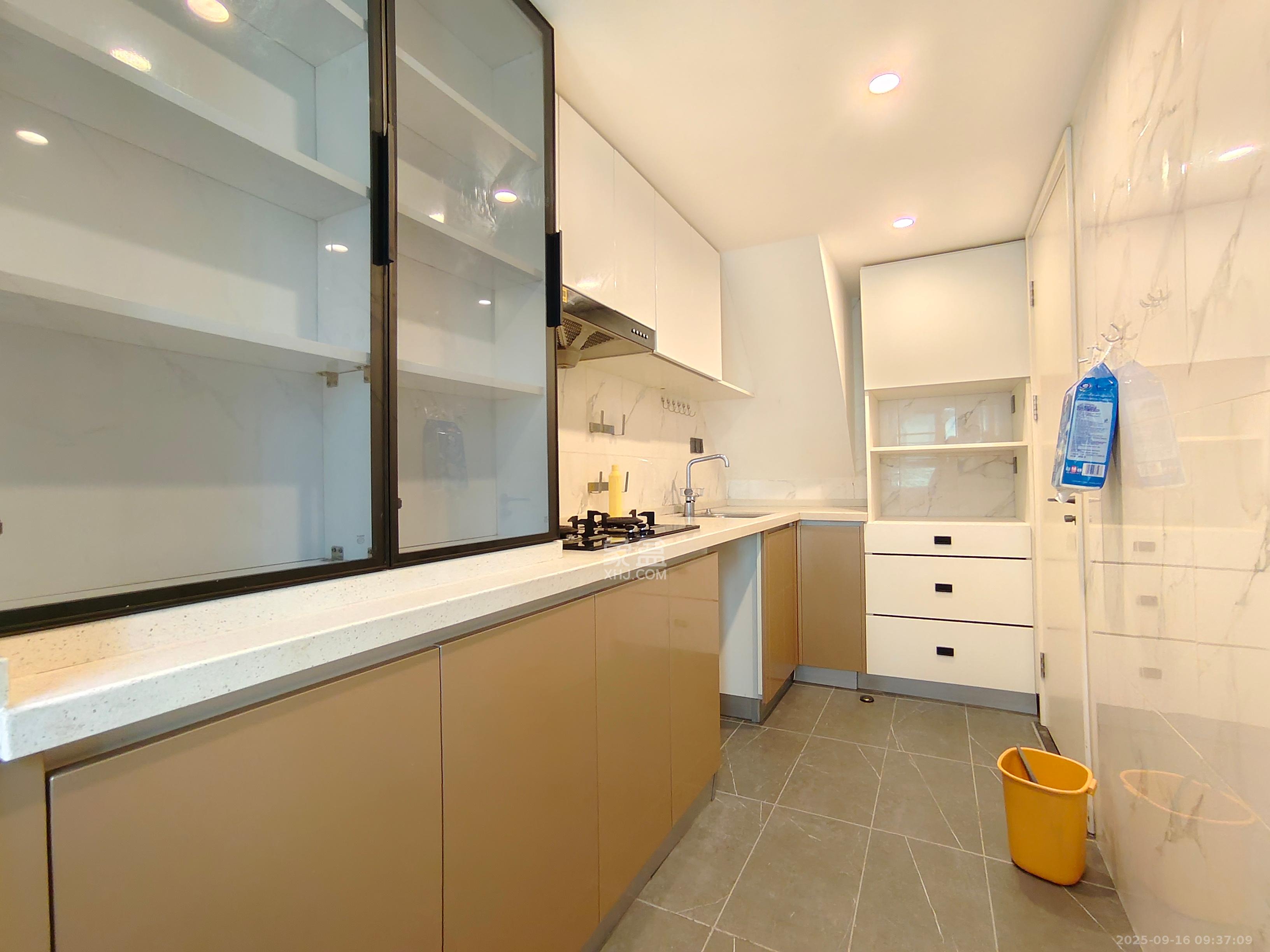 达美寰宇中心 2室1厅1卫 4500.0元/月 达美寰宇中心 2室1厅1卫 4500.0元/月室内图