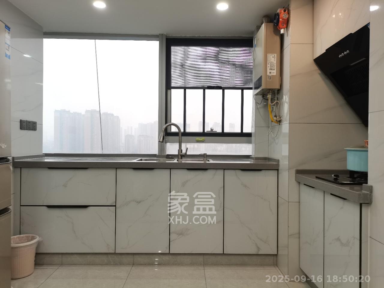 卓越伊景寓  2室2厅1卫   2000.00元/月室内图