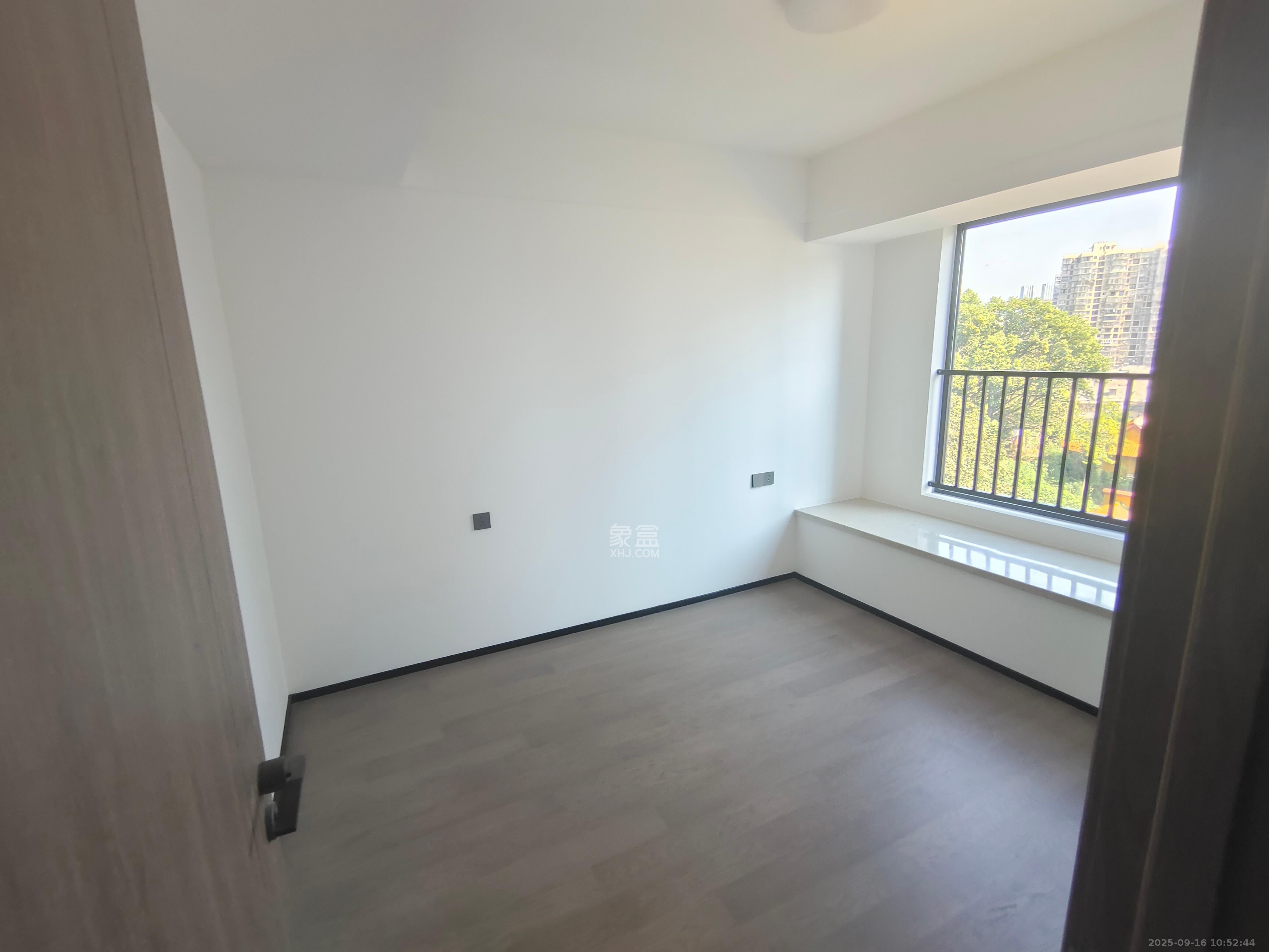 轨道万科悦府  4室2厅2卫    4700.0元/月 轨道万科悦府  4室2厅2卫    4700.0元/月室内图