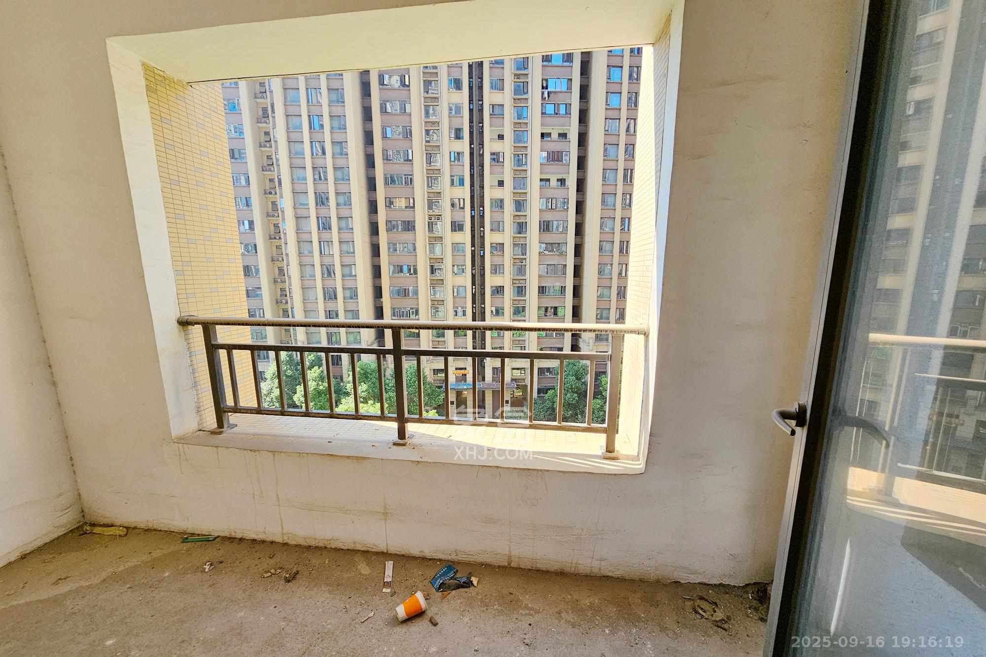 阳光城尚东湾青云苑  2室1厅1卫    62.0万阳台