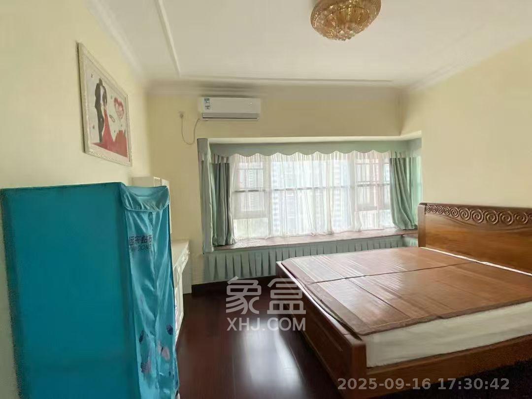 恒大翡翠华庭  4室2厅2卫    3000.0元/月室内图