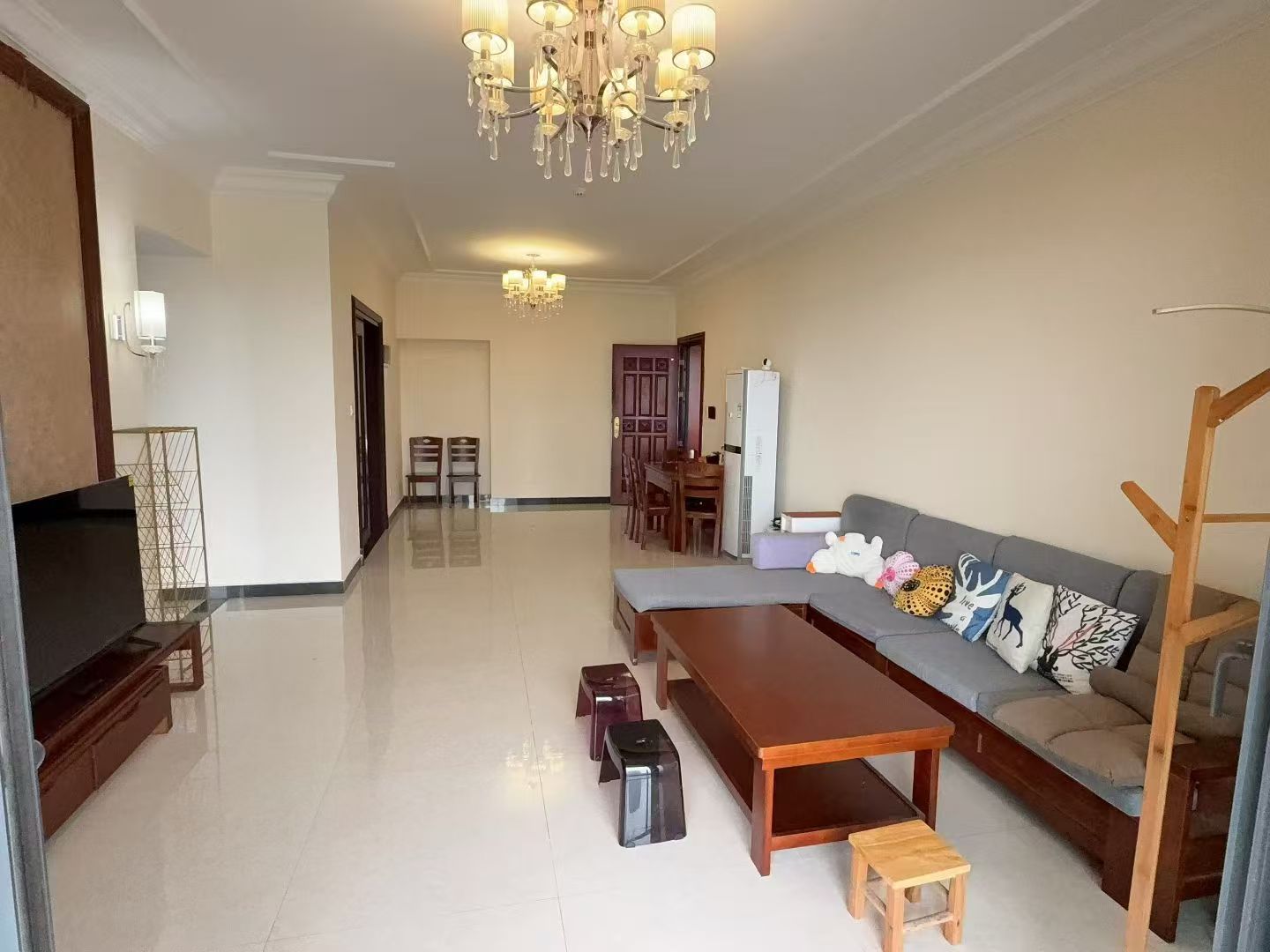 恒大美丽沙天寰湾 3室2厅2卫 4500.0元/月 恒大美丽沙天寰湾 3室2厅2卫 4500.0元/月室内图