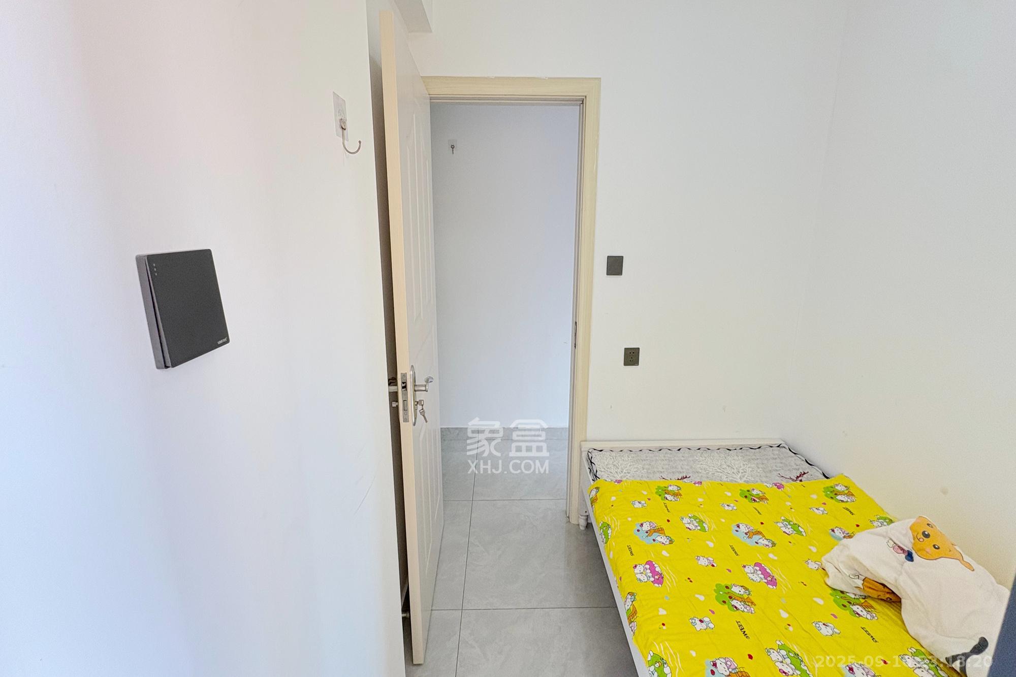 韭菜园嘉苑  2室1厅1卫    71.8万卧室