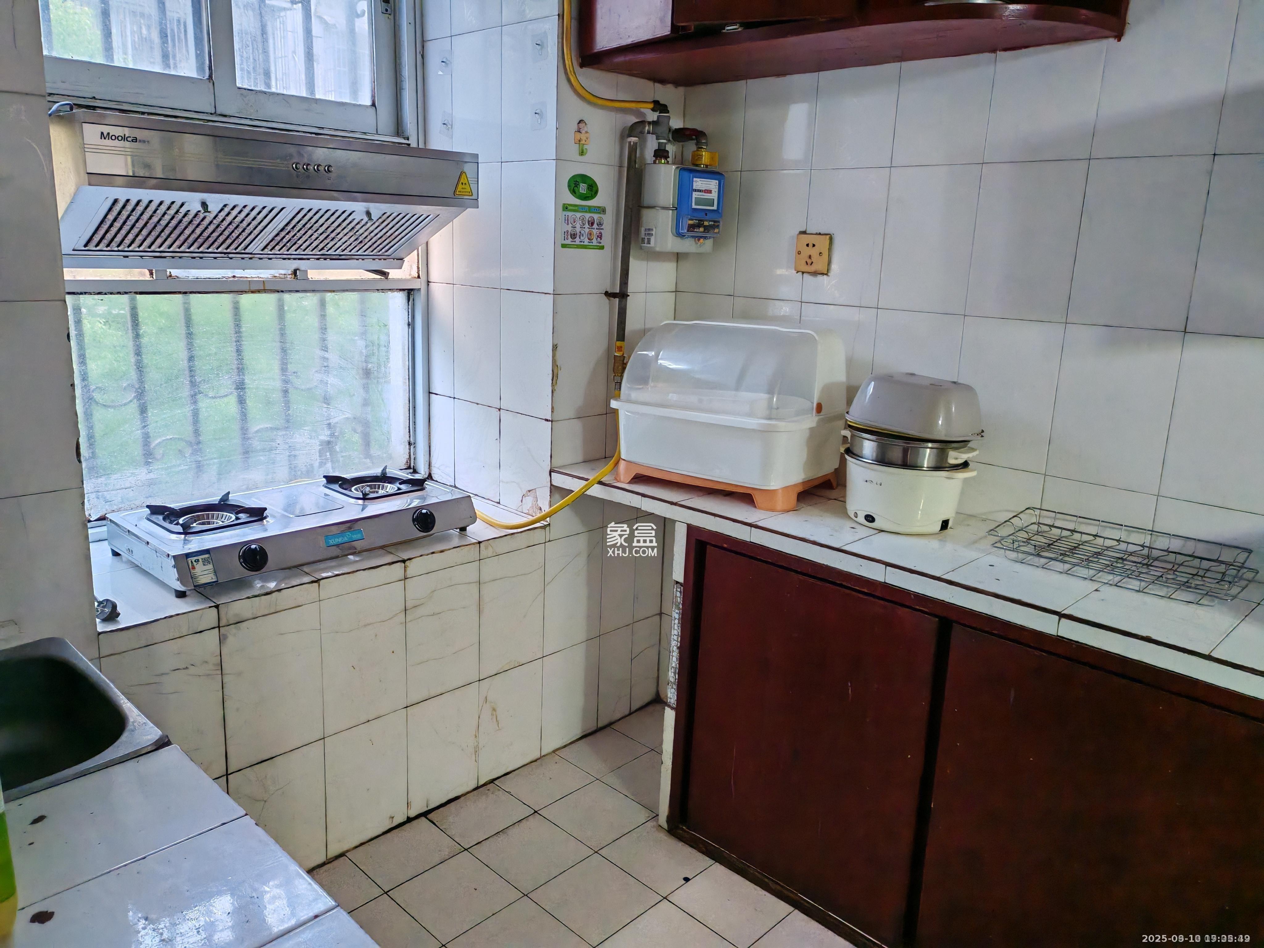 芙蓉区教师村 3室2厅1卫 1800.0元/月 芙蓉区教师村 3室2厅1卫 1800.0元/月室内图