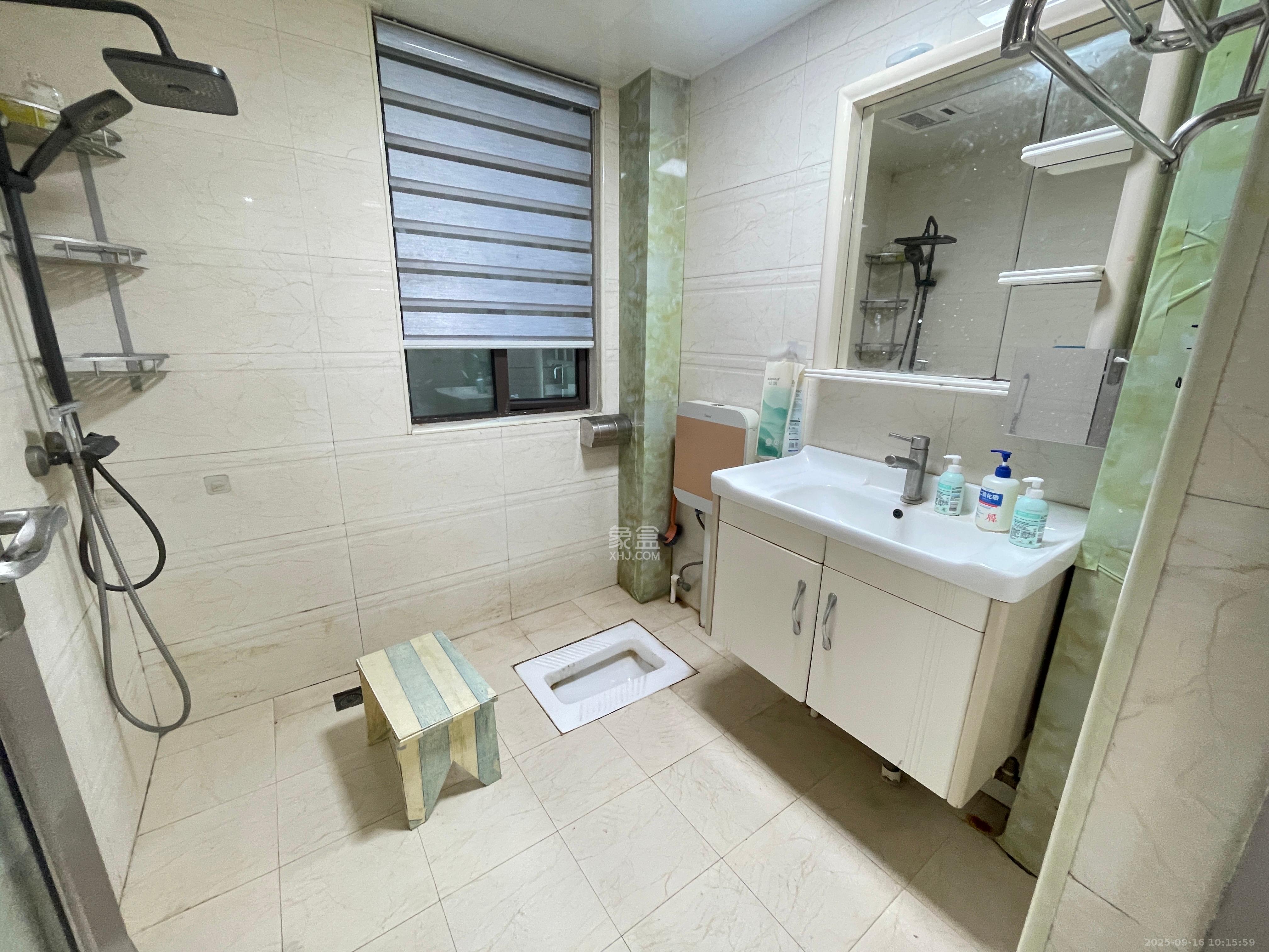 滨江一号（丰泰花园）  3室2厅1卫    2300.0元/月室内图