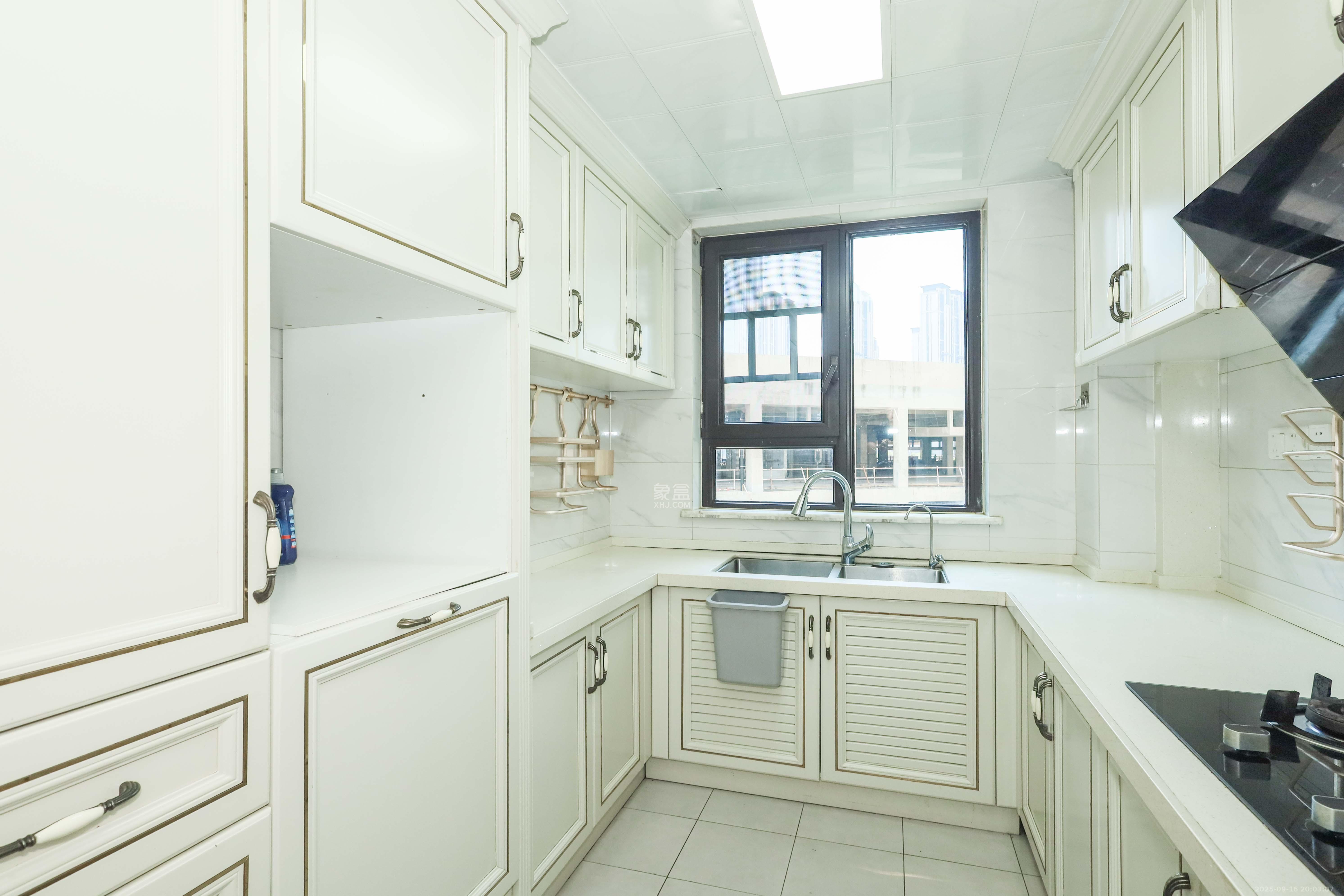 晟通牡丹舸 3室1厅2卫 258.0万 晟通牡丹舸 3室1厅2卫 258.0万厨房