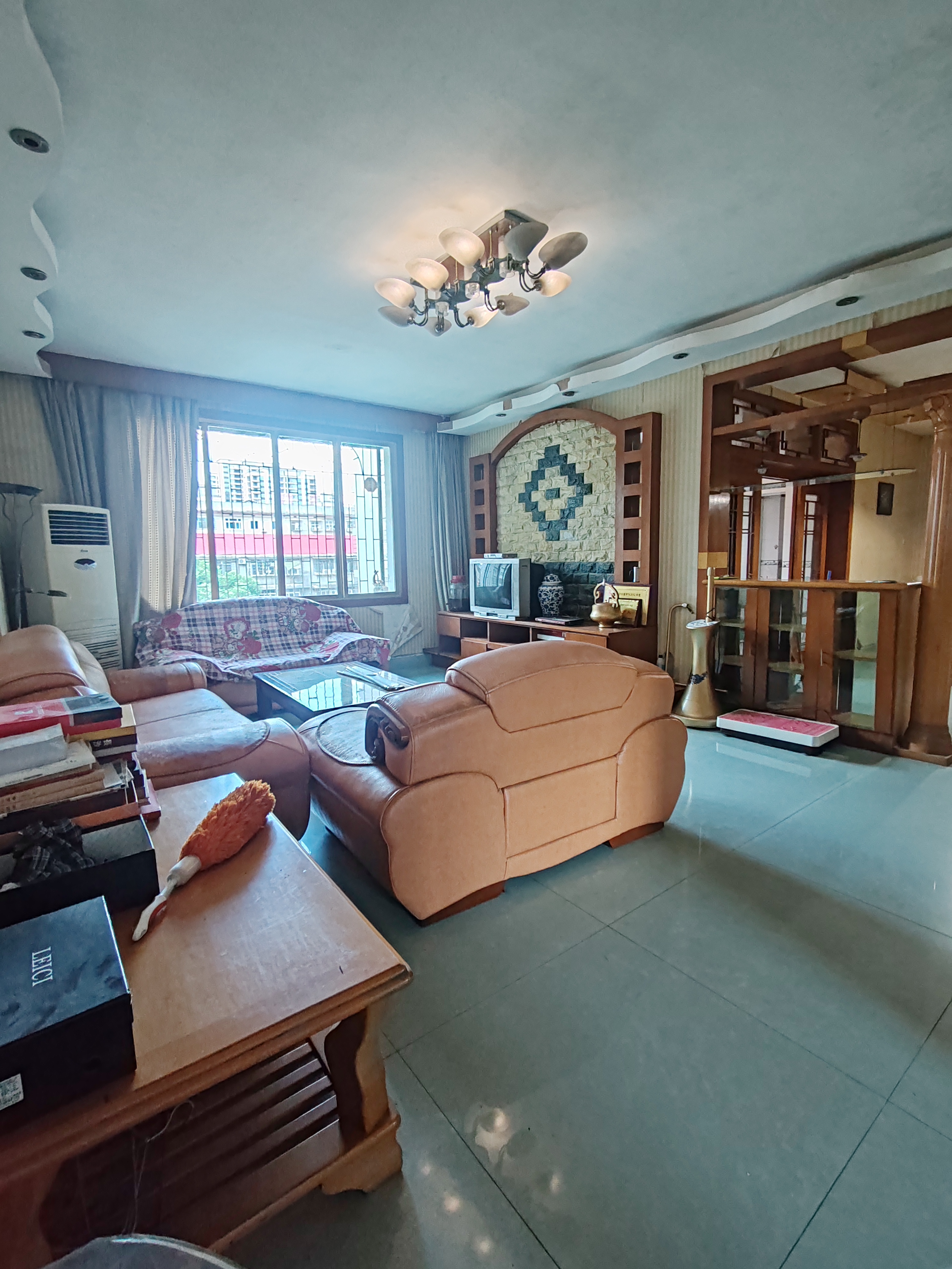 文苑小区 3室2厅1卫 56.8万 文苑小区 3室2厅1卫 56.8万客厅