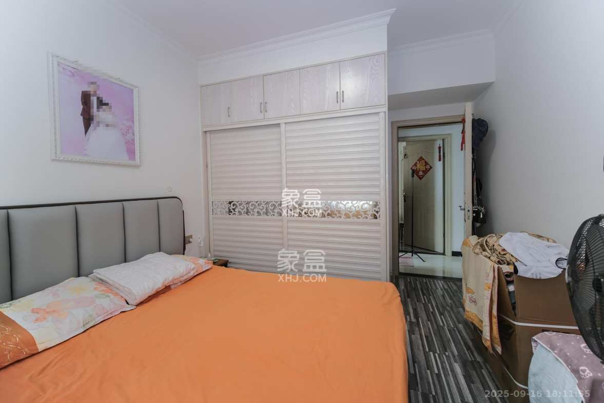 盛地春天里 1室2厅1卫 50.8万 盛地春天里 1室2厅1卫 50.8万卧室