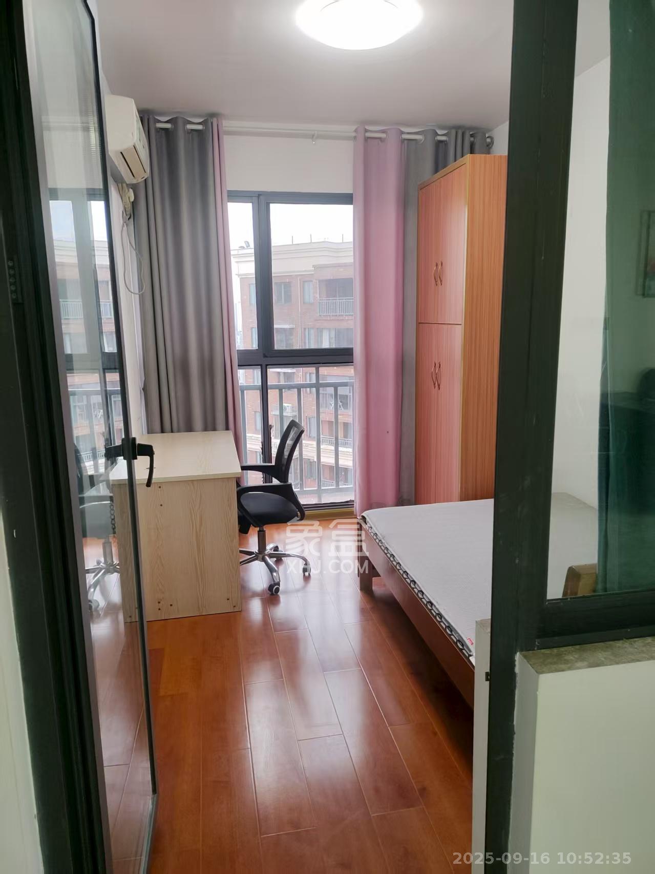 半山壹号  3室2厅2卫    3200.0元/月室内图