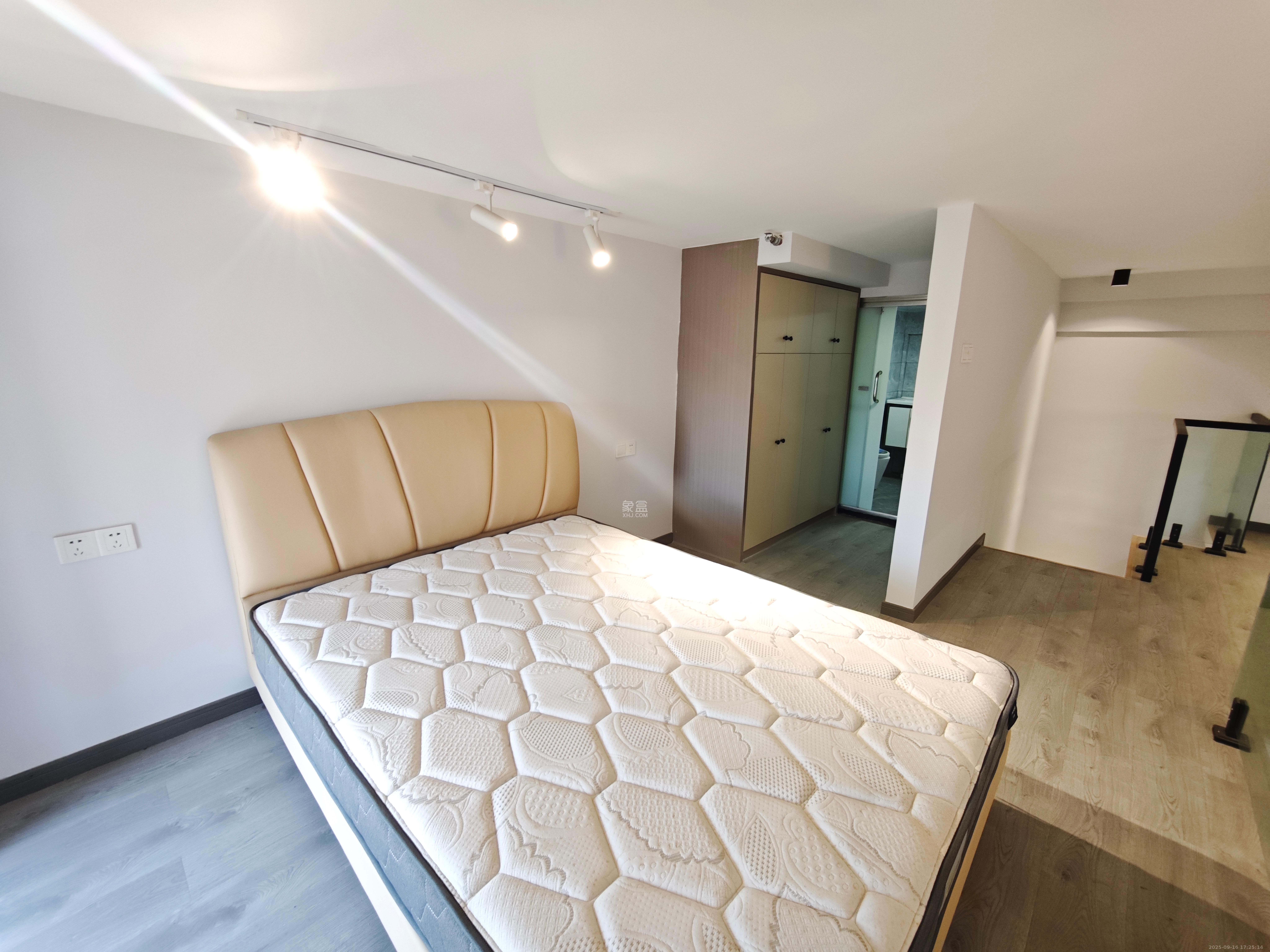 明昇壹城（明昇时代广场）三期  2室2厅1卫    2400.0元/月室内图