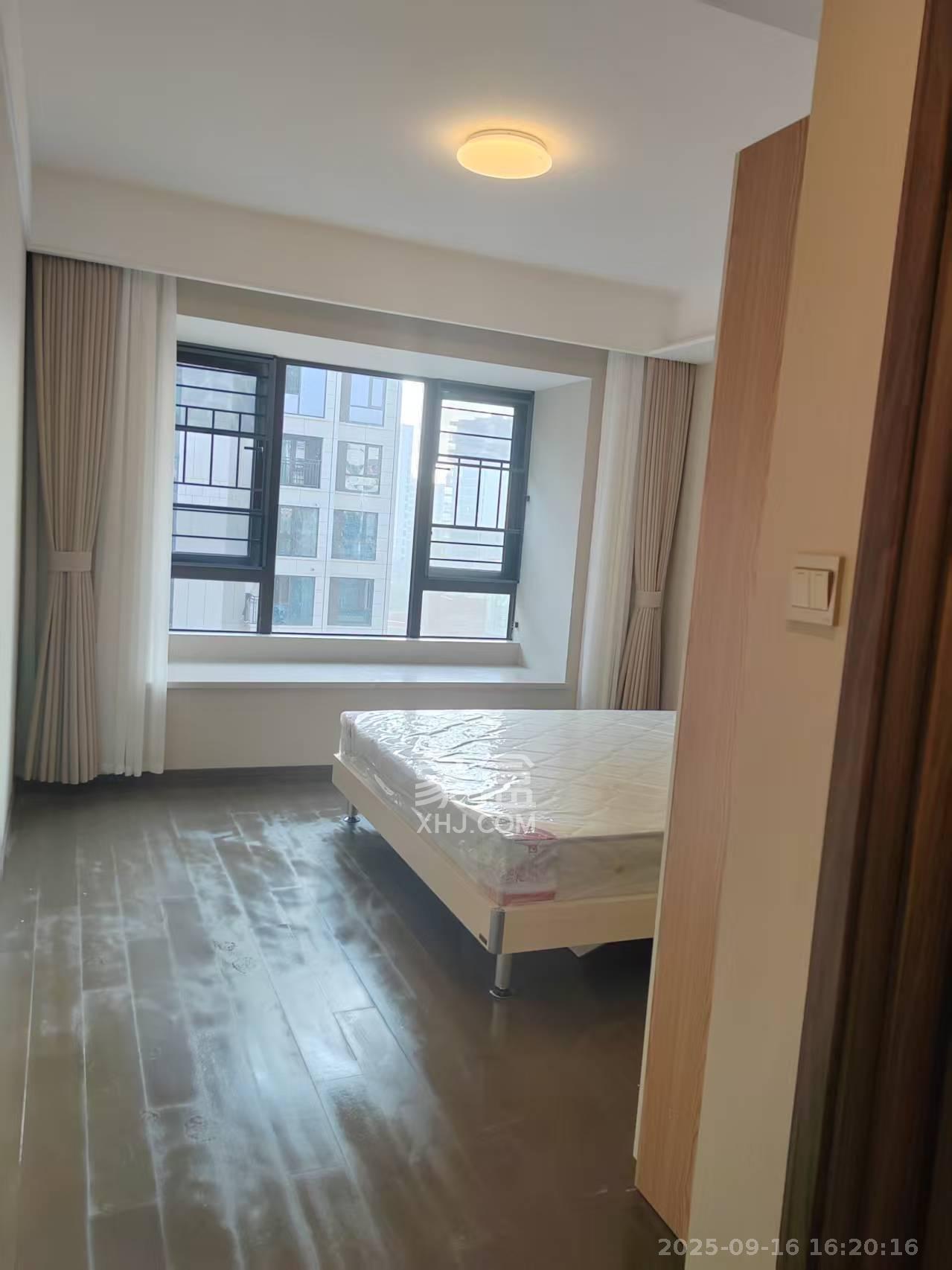 龙湖江与城  4室2厅2卫    3500.0元/月室内图