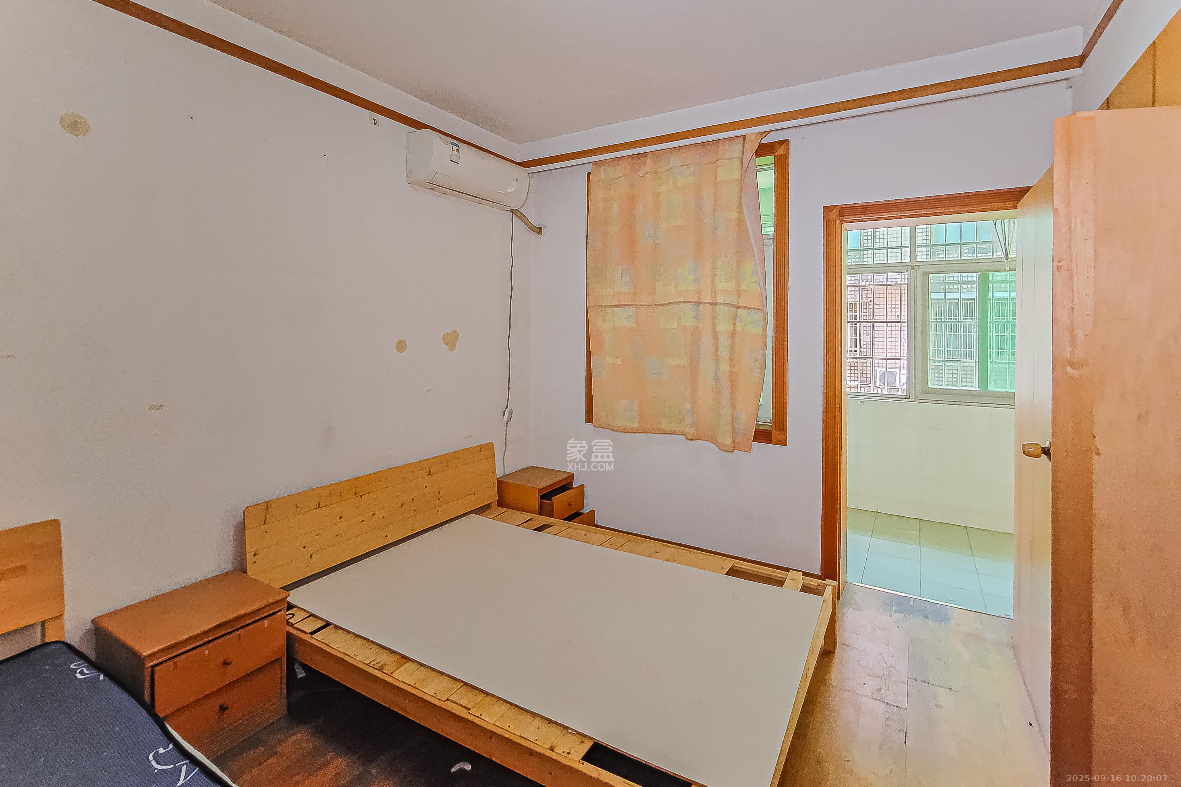 轻化公司宿舍向东南6号（产权南湖路46号）  3室2厅2卫    79.0万卧室