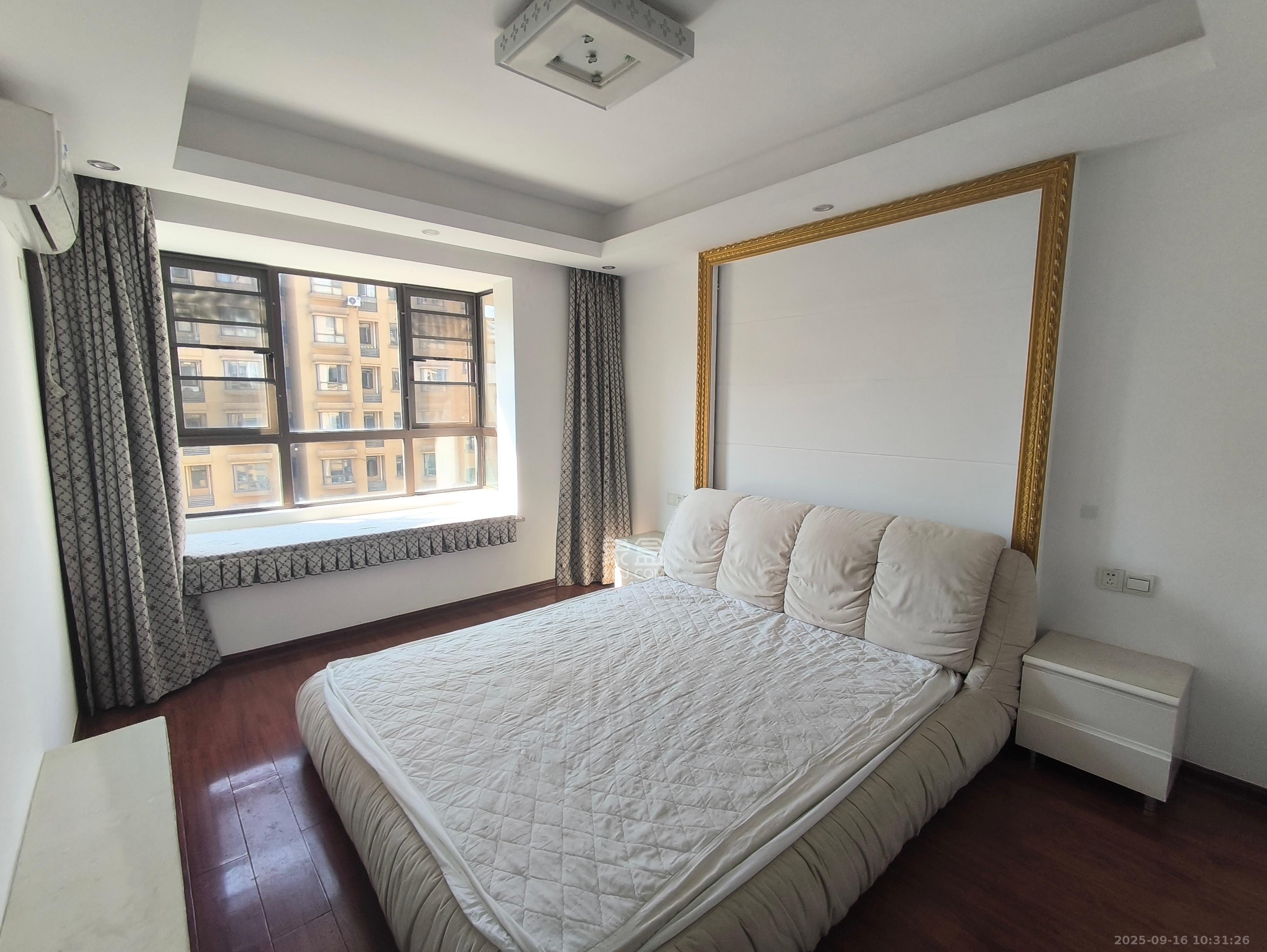 山语城二期 3室2厅2卫 2500.0元/月 山语城二期 3室2厅2卫 2500.0元/月室内图