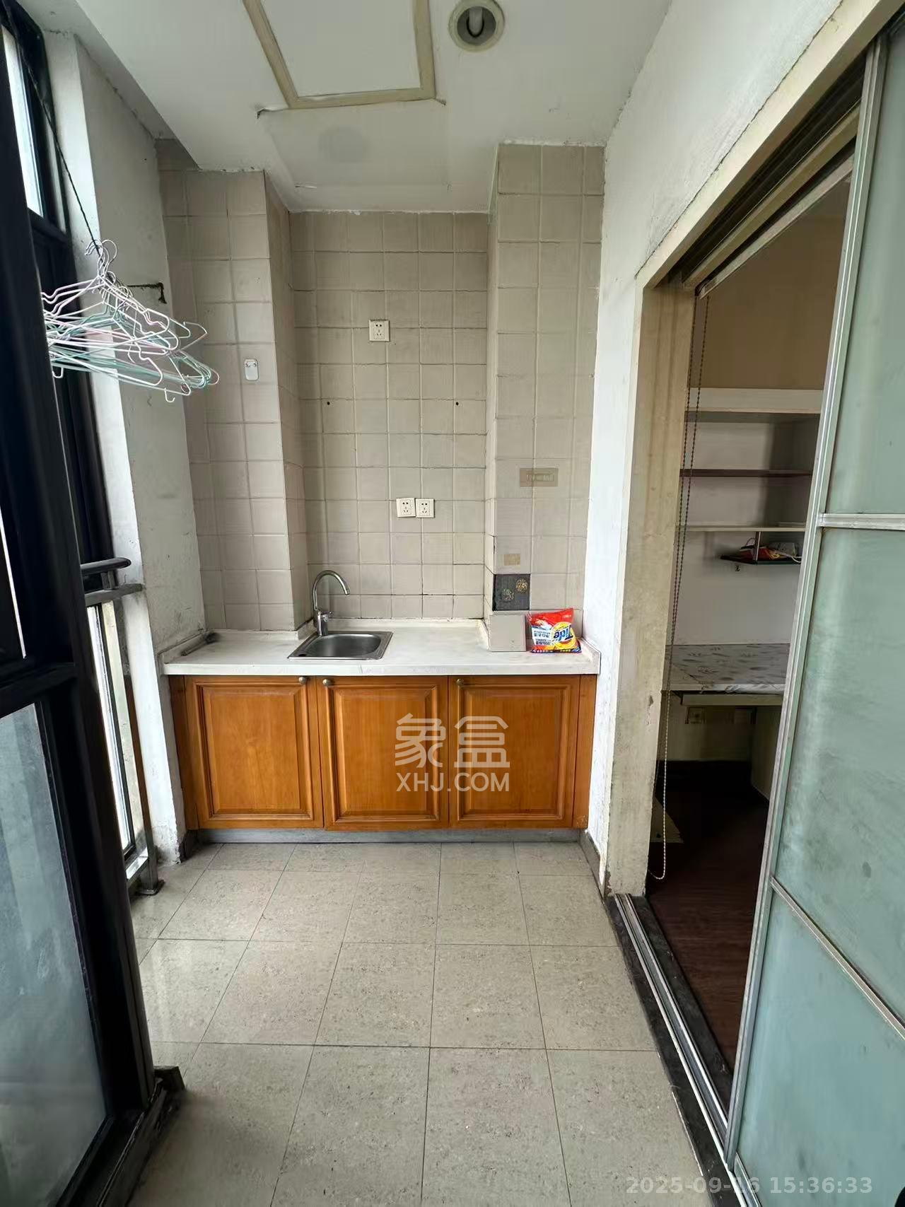 铂宫 1室1厅1卫 1700.0元/月 铂宫 1室1厅1卫 1700.0元/月室内图