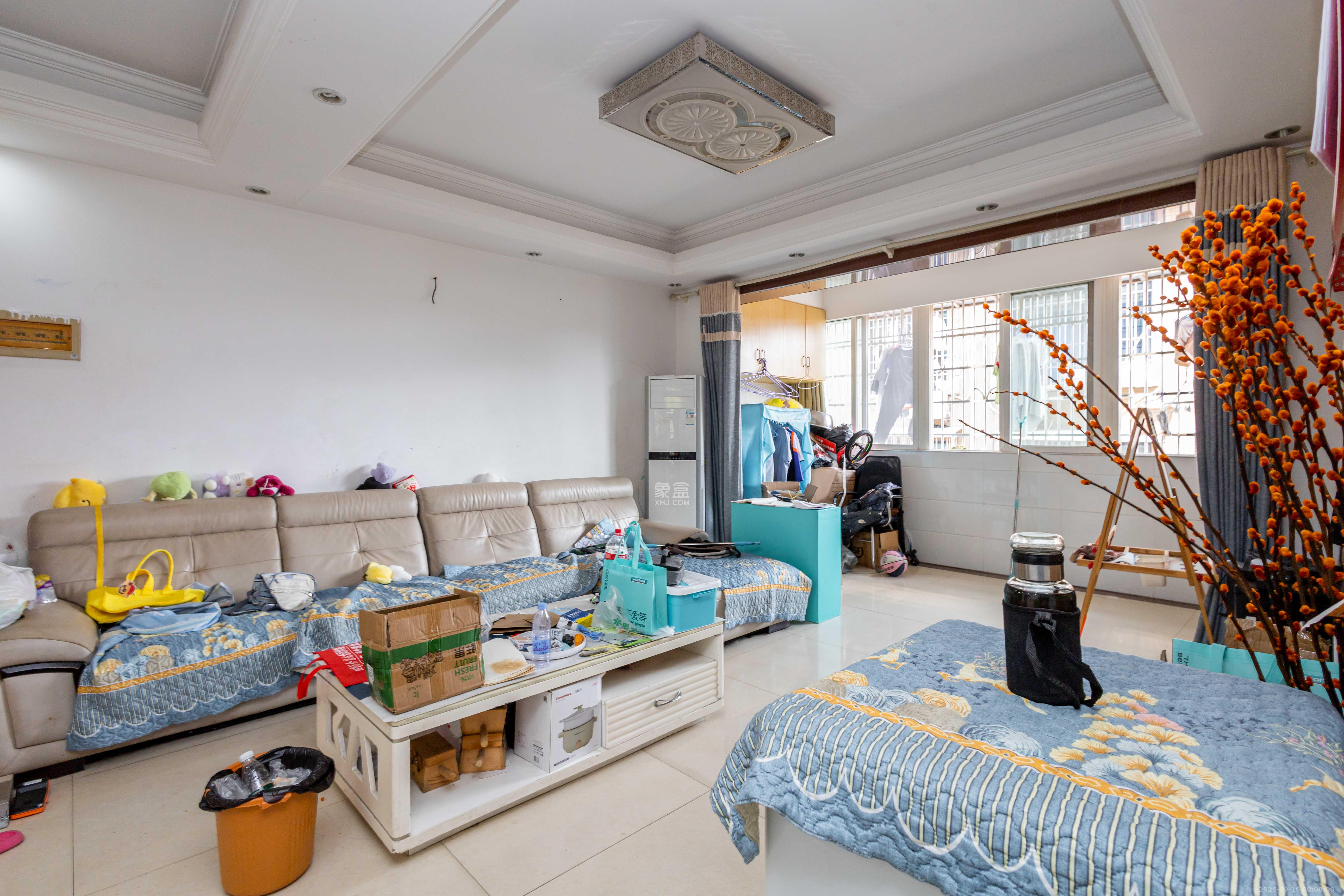 紫东苑(星沙) 3室2厅2卫 57.0万 紫东苑(星沙) 3室2厅2卫 57.0万客厅