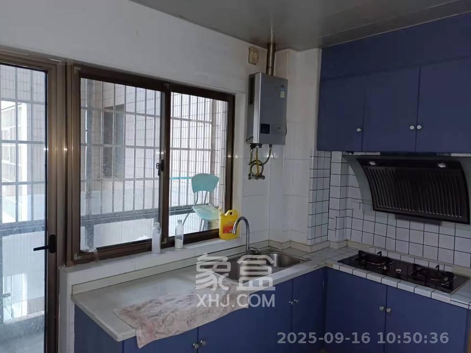 岳泰理想城 3室2厅1卫 3200.0元/月 岳泰理想城 3室2厅1卫 3200.0元/月室内图