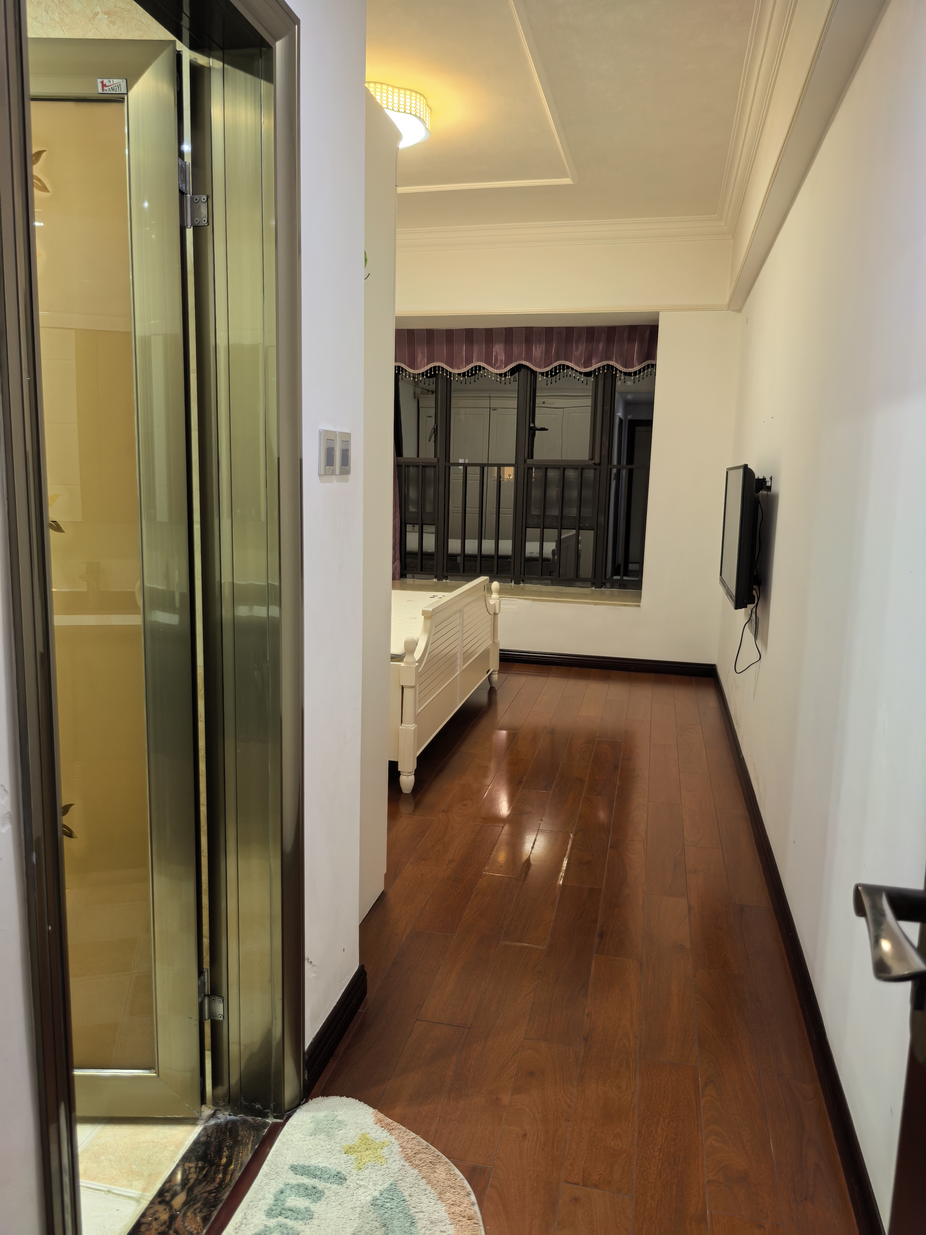 滨江海岸一期 3室2厅2卫 4100.0元/月 滨江海岸一期 3室2厅2卫 4100.0元/月室内图